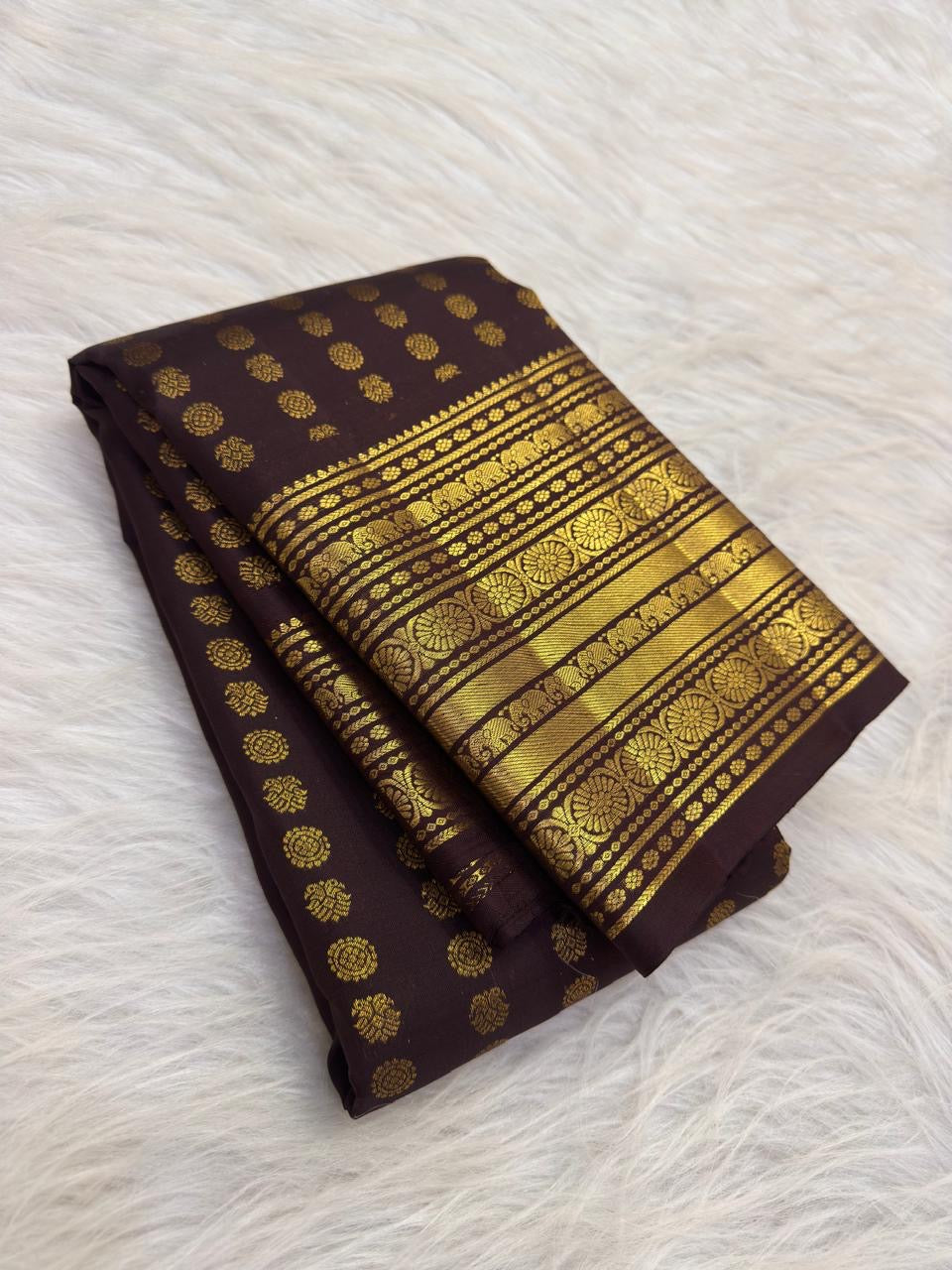 Deep Kaapi Brown and Antique Gold Kanchipuram silk saree with Varisaipet border, view 3: small woven zari buttas
