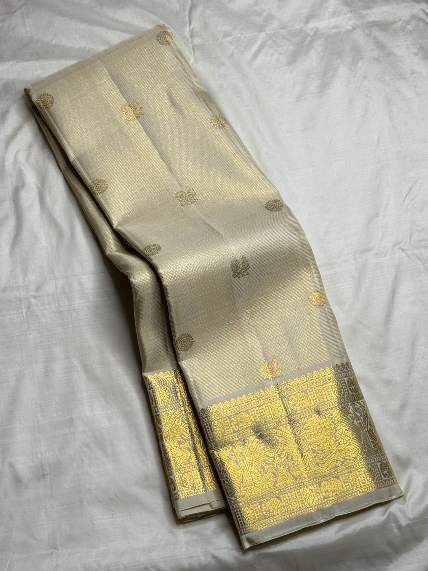 Luminous Ivory-Gold Pure Silk KanchiPattu Zari Kattam Saree - grand pallu detail
