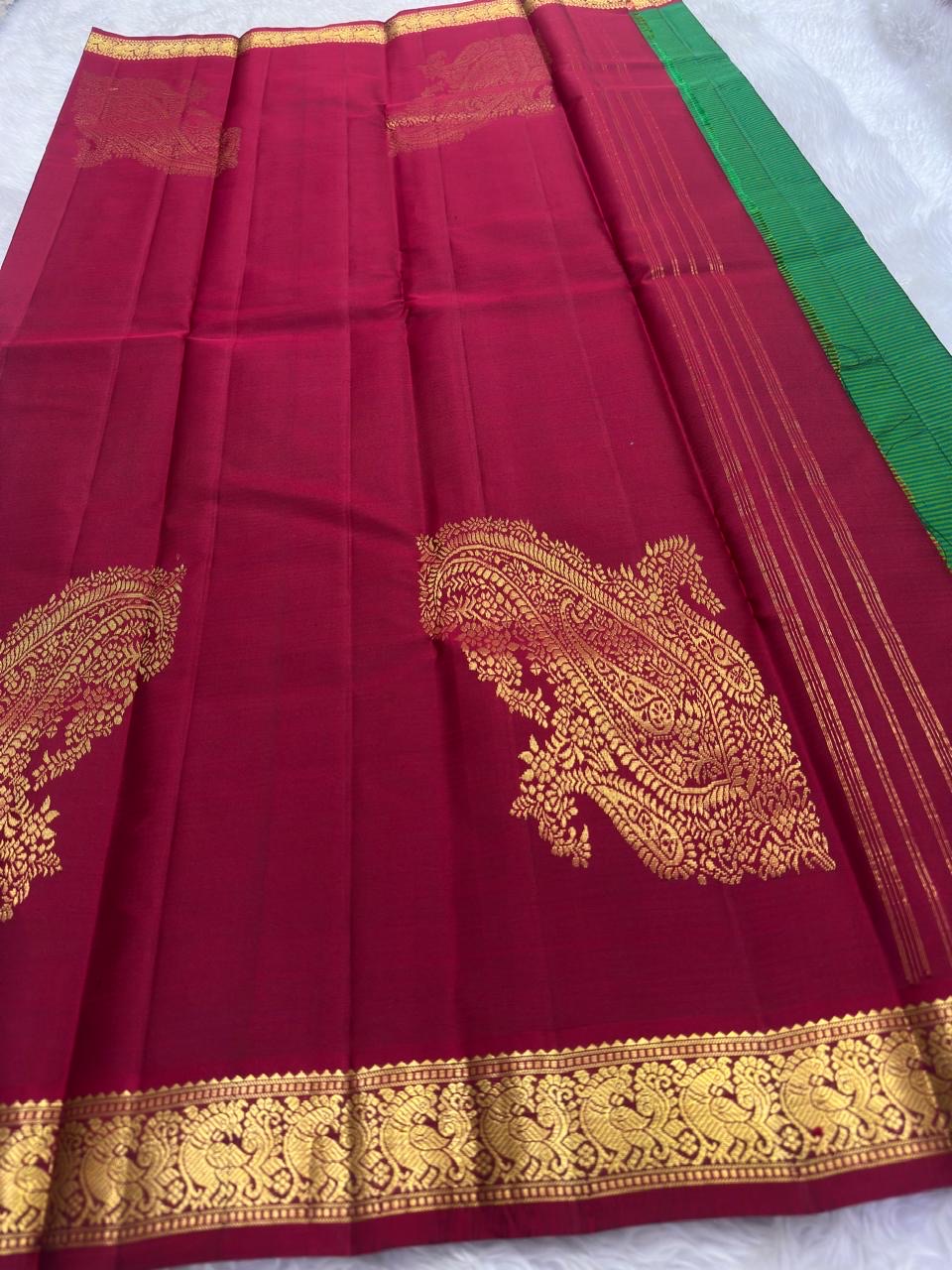 Peacock Green Vairaoosi Stripes Lightweight Pure Silk Kanchipuram Saree with Arakku Peacock Border – pallu zari detail