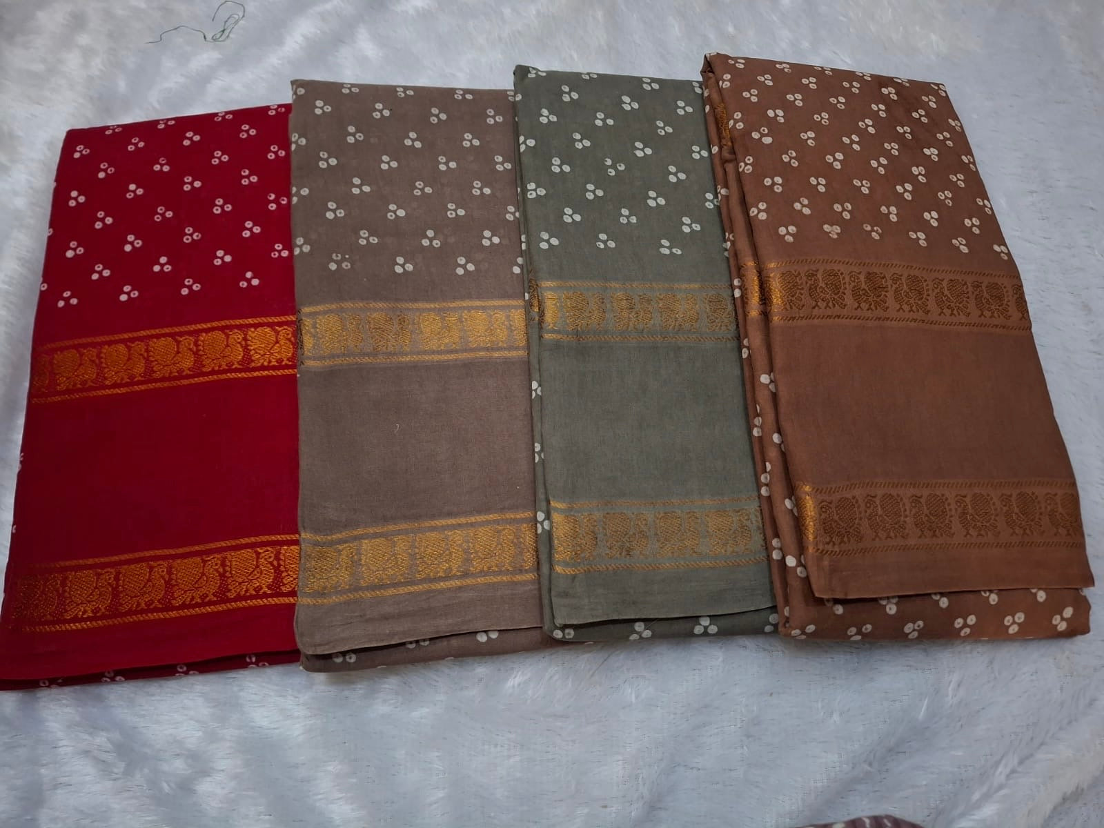 Madurai Sungudi wax-resist cotton saree with self rettapet border — breathable handloom cotton