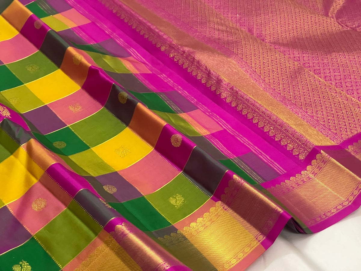 Magenta border Paalum Pazhamum Kanjivaram saree detail