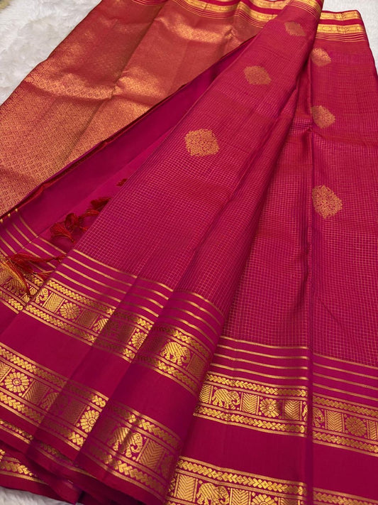 Magenta and Gold Handwoven Pure Silk Kanjeevaram Saree with Zari Kattam Body and Kamalam Butta Rettapet Border