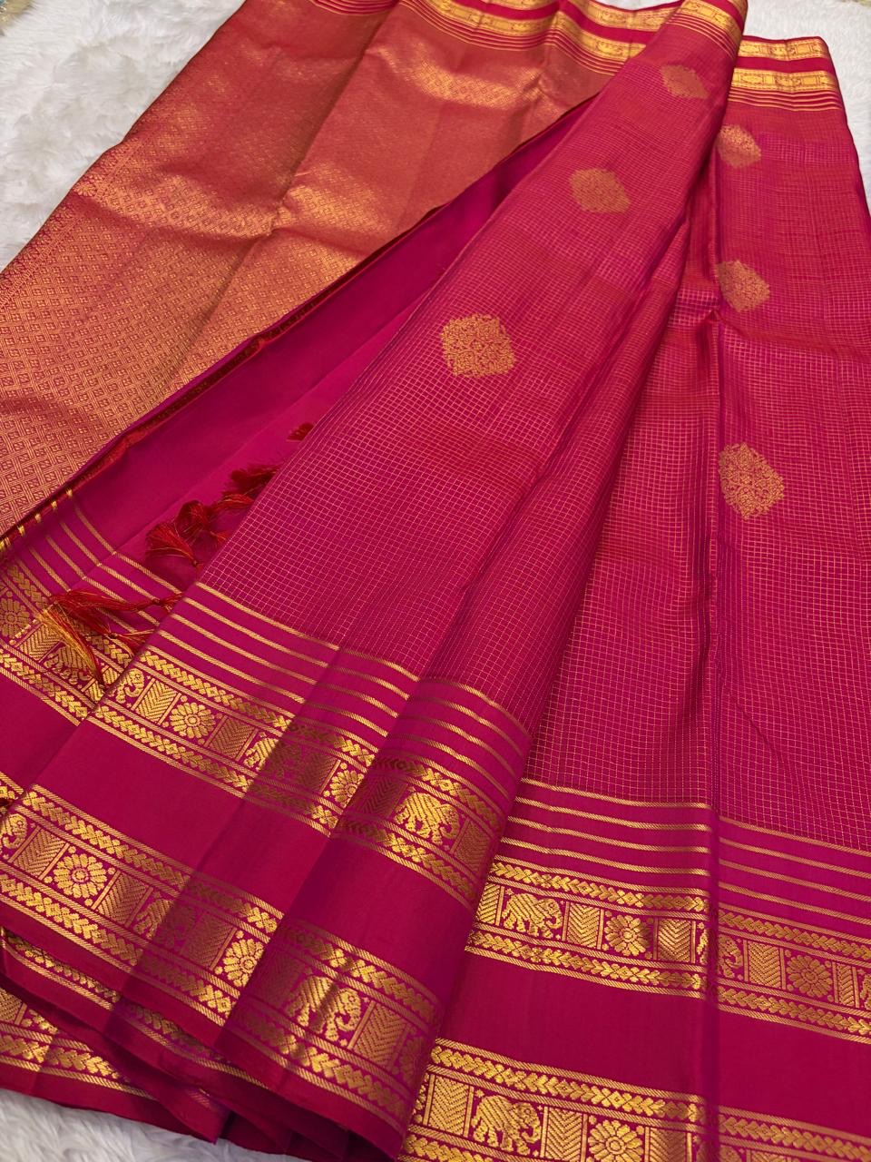 Magenta and Gold Handwoven Pure Silk Kanjeevaram Saree with Zari Kattam Body and Kamalam Butta Rettapet Border