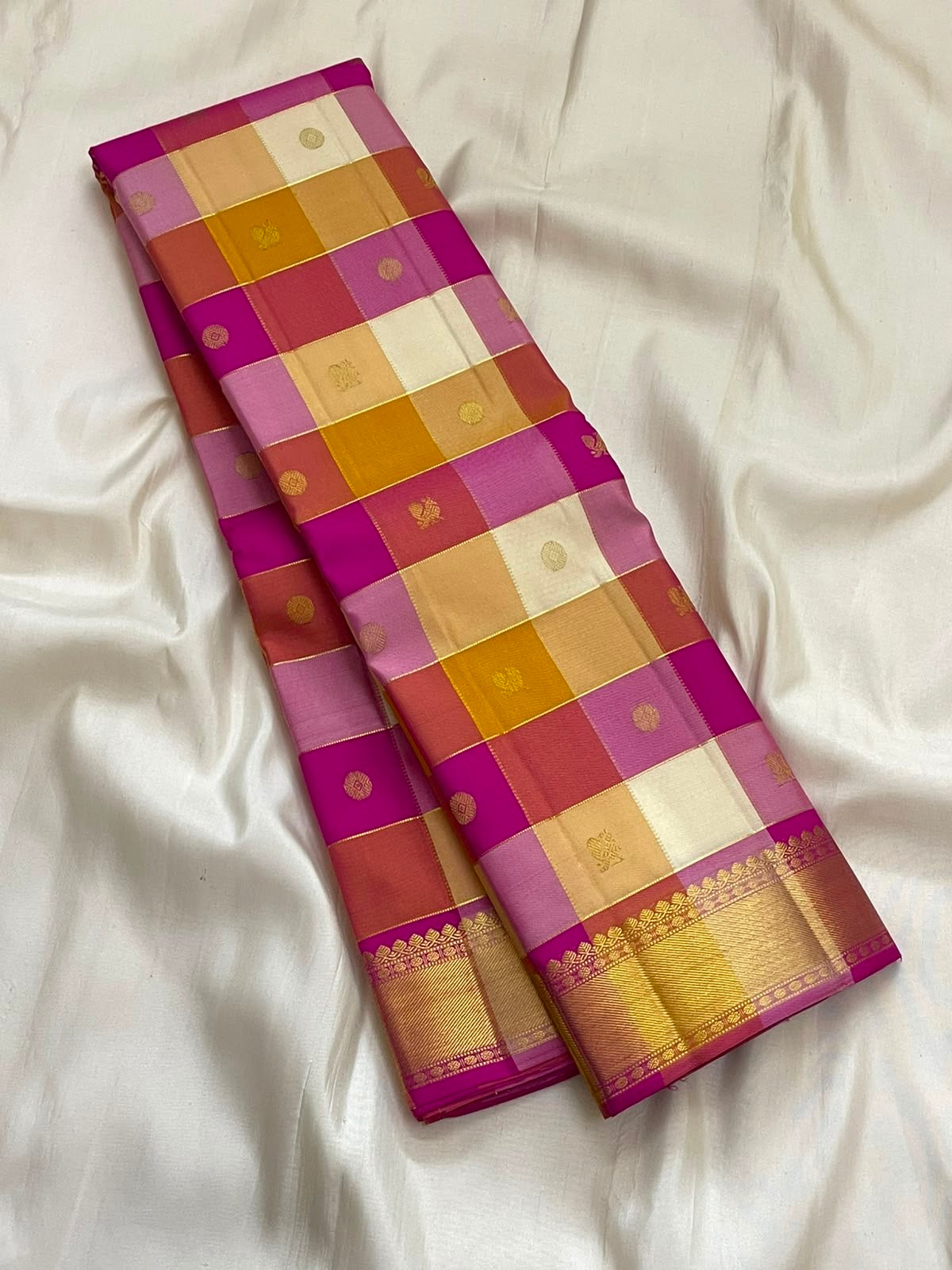 Magenta Paalum Pazhamum Kanchipuram saree folded, full view