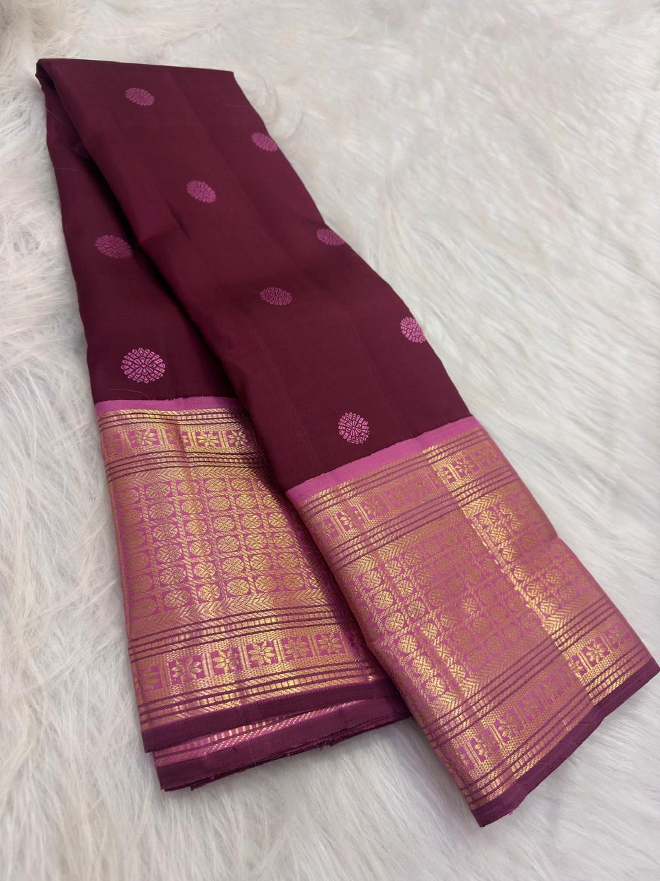 Magenta Pink Kanchipuram border with geometric Kattam and floral zari Jaal