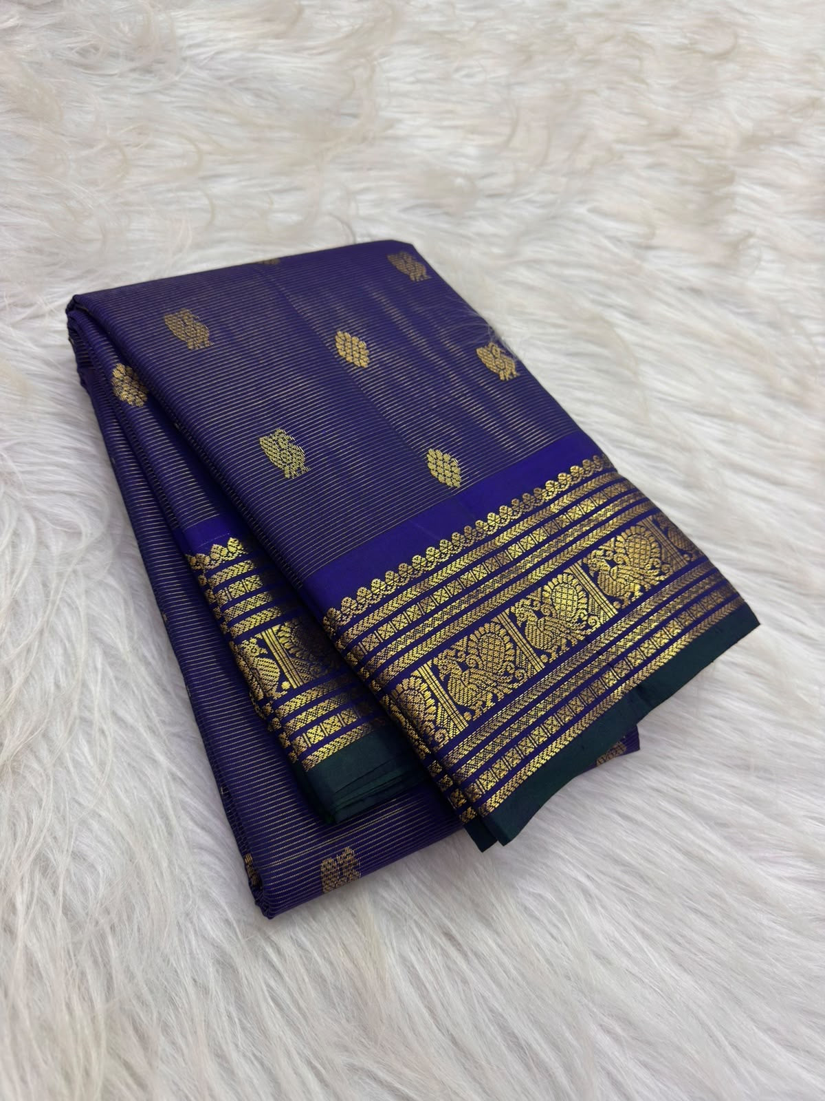 Navy Lightweight Kanchipuram saree with dark green selvedge