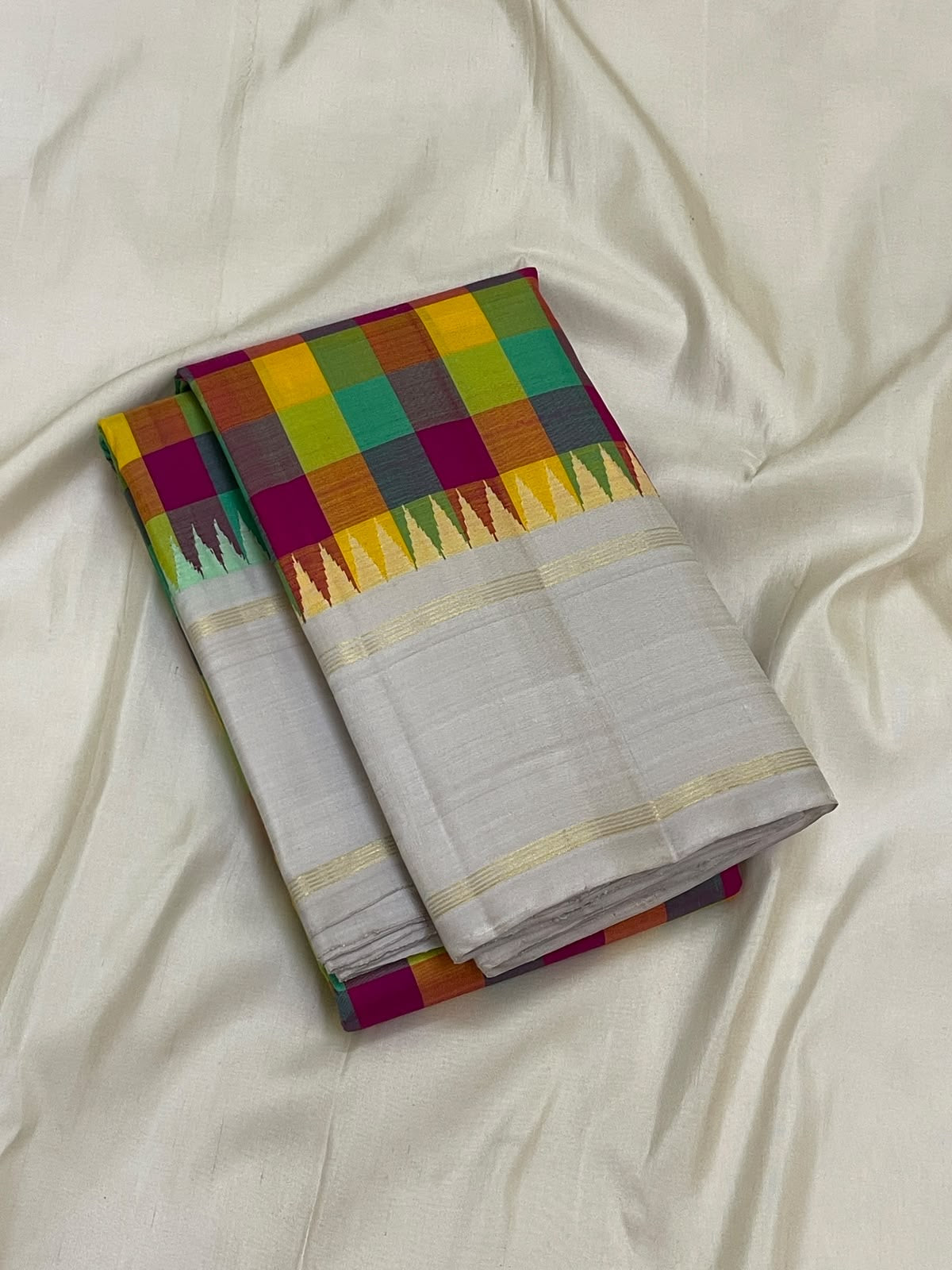 Multicolour Jewel Box Checks Handwoven Pure Silk Kanjeevaram Saree with Ivory Rettapet Border, decorative pallu detail