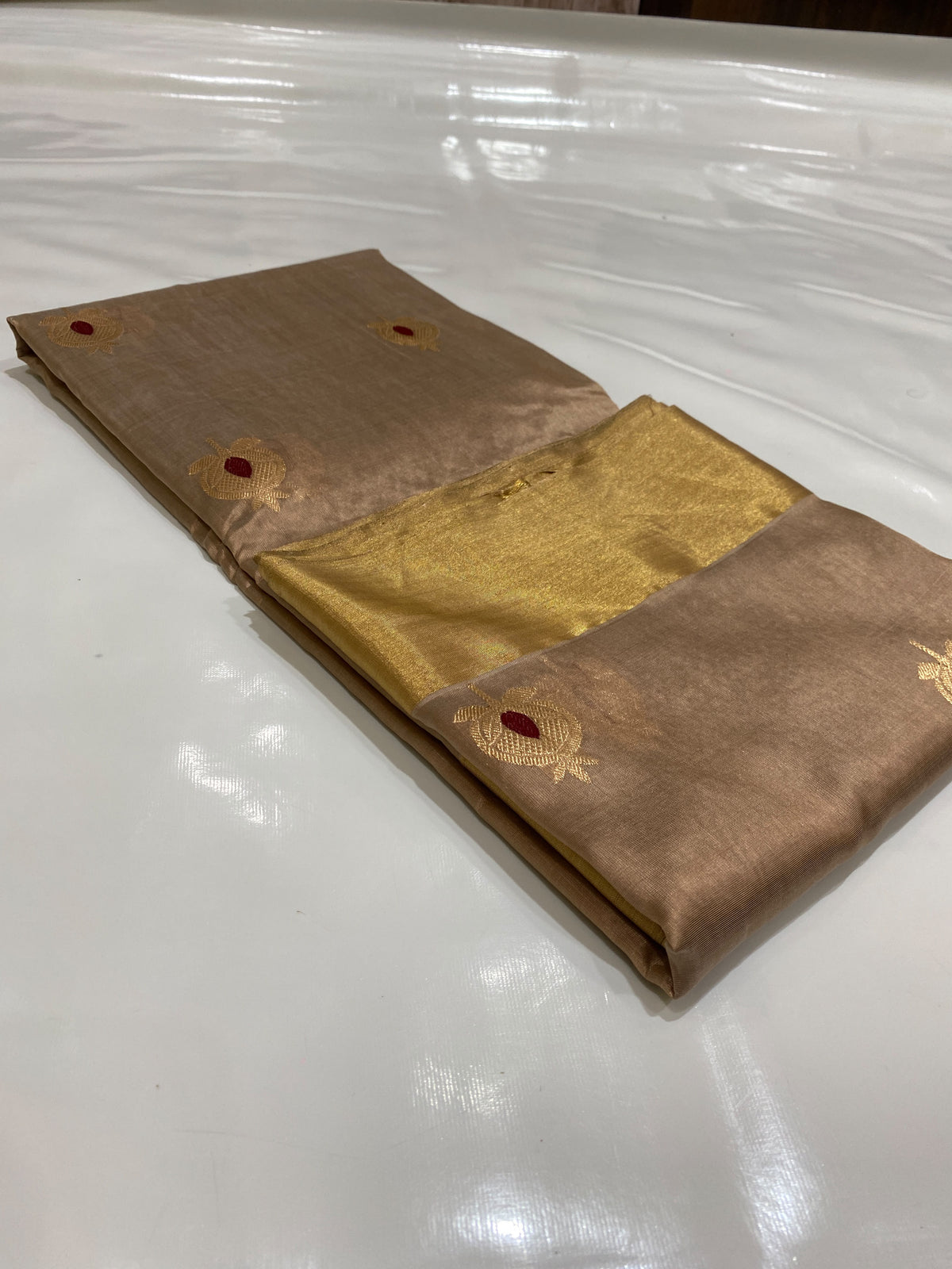 Mushroom Chanderi saree with patterned metallic pallu