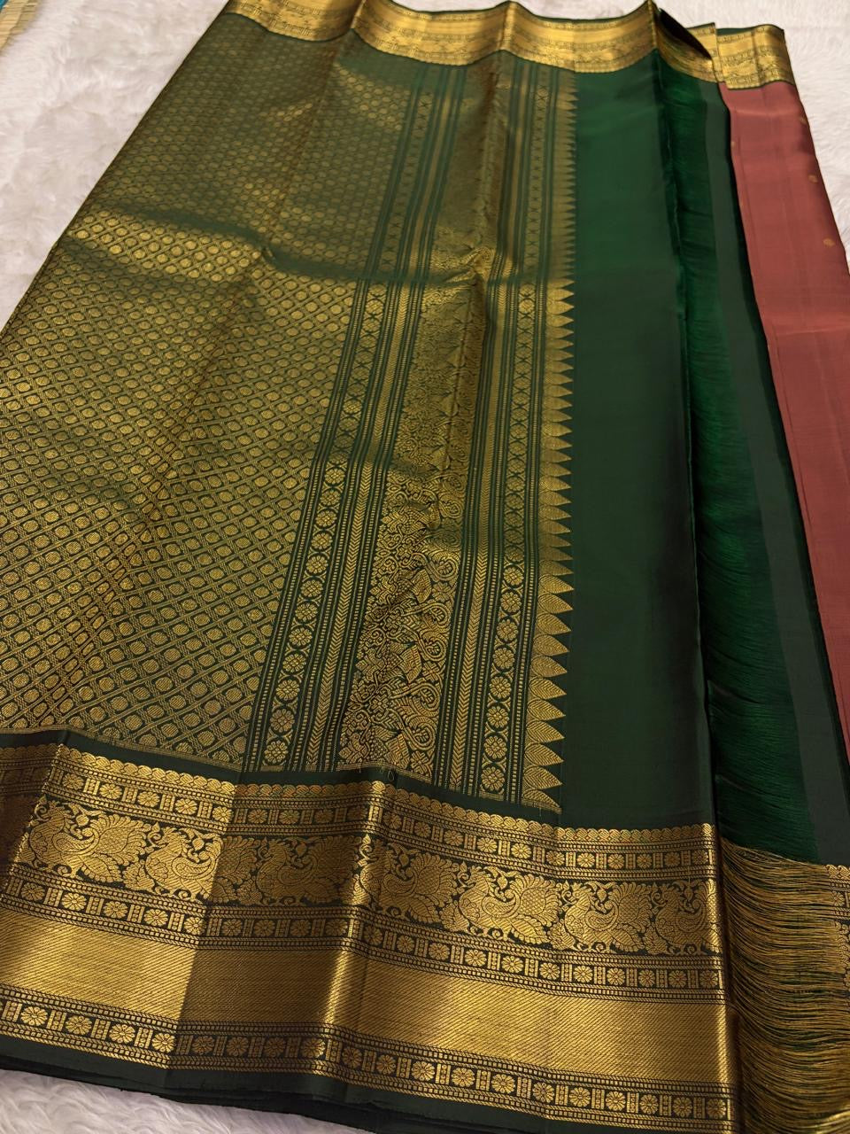 Handwoven Cinnamon Taupe Brown Pure Silk Kanchipuram showing a soft sandalwood-bark body colour.