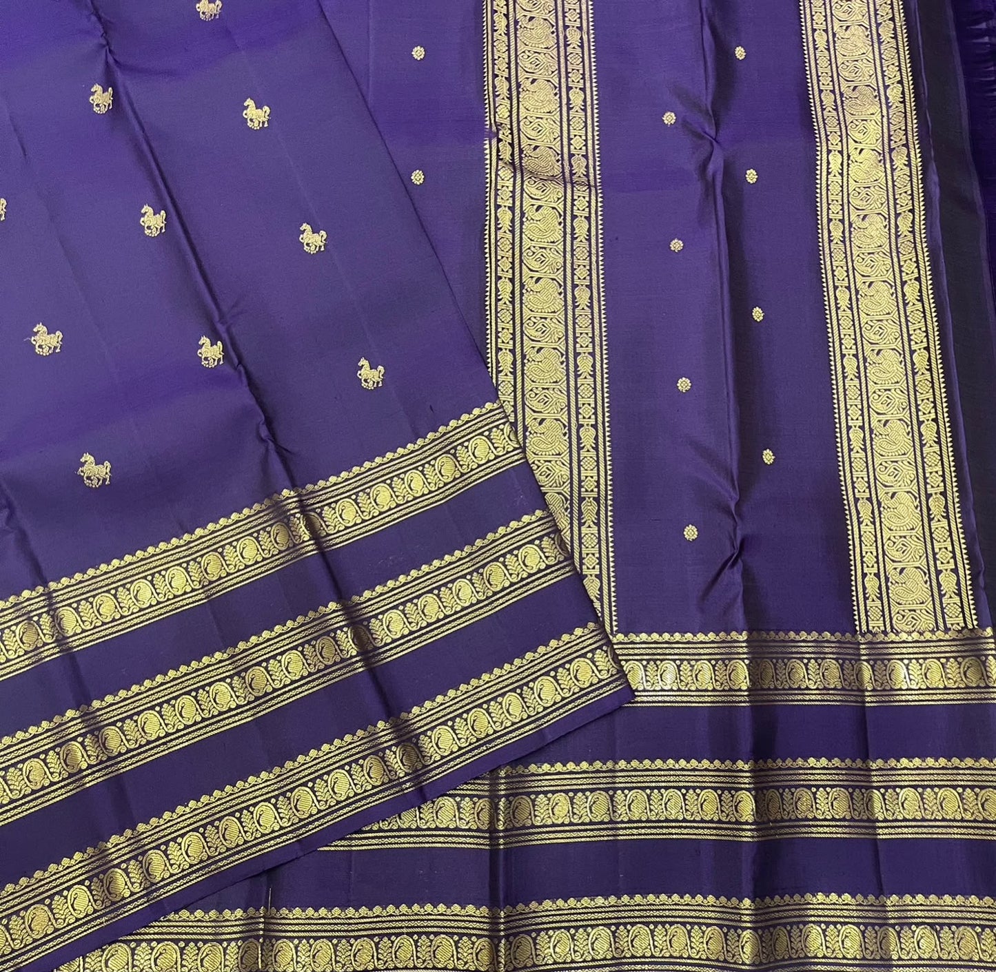 Navy Blue Handwoven Pure Silk Kanchipuram Saree with Horse Motif Varisaipet Border