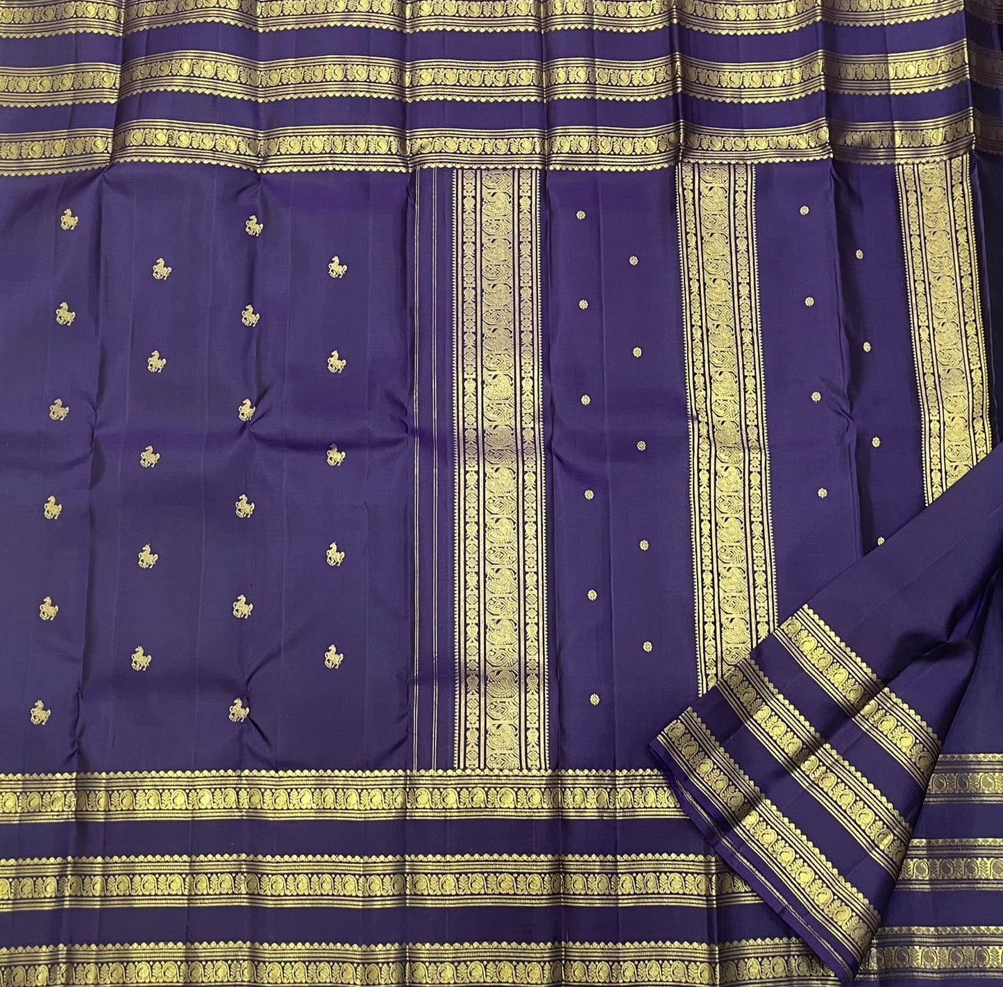 Navy Blue Handwoven Pure Silk Kanchipuram Saree with Horse Motif Varisaipet Border