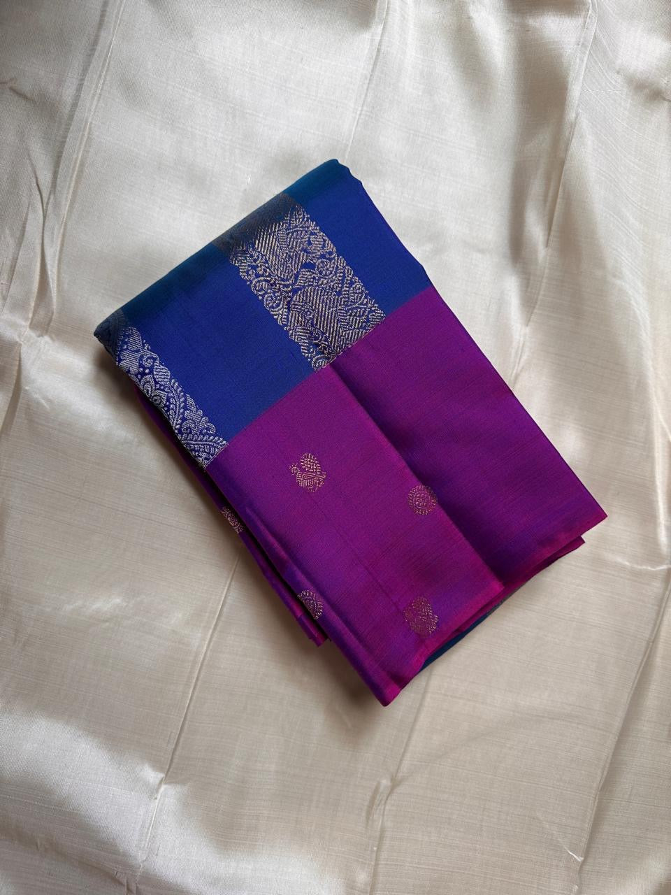 Navy handwoven pure silk Kanjeevaram saree with vivid magenta pallu — Idam Living