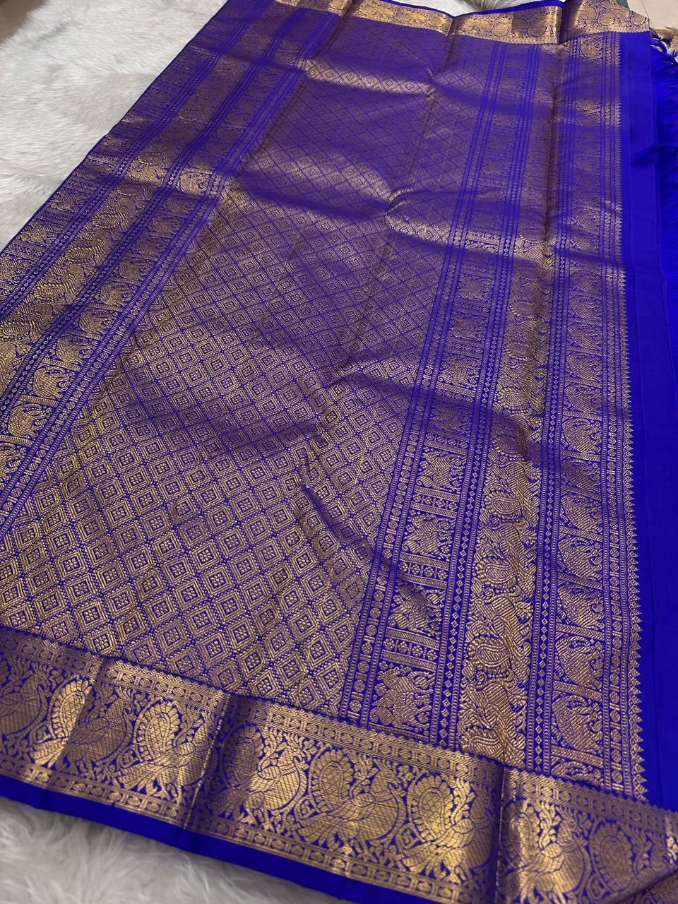 Neelam Blue pure silk Kanchipuram Butta saree, view 3