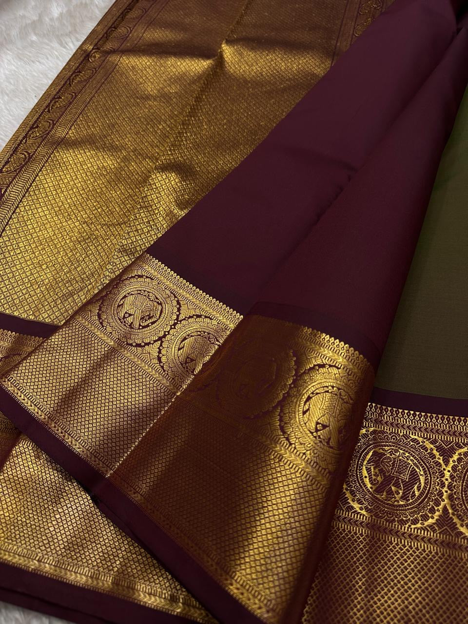 Ponvandu Golden Green pure silk Kanjeevaram saree — olive gold tone