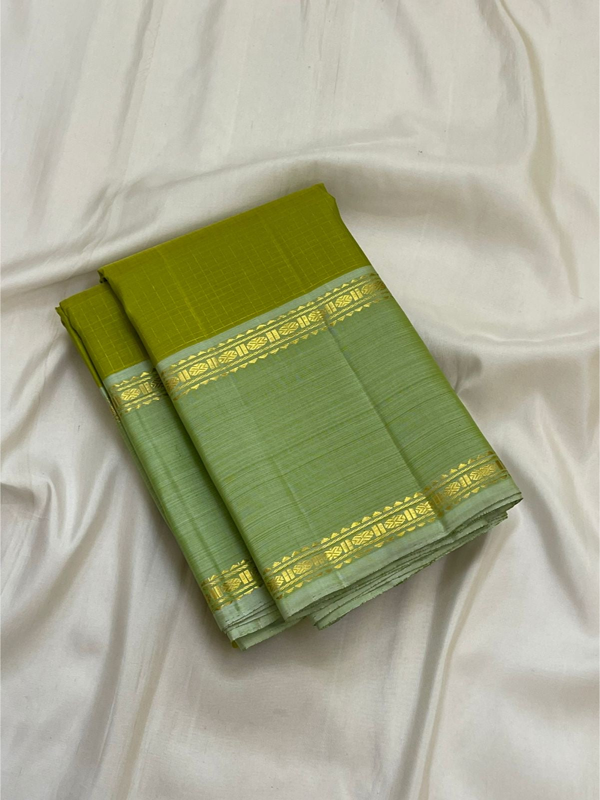 Zari kattam gold grid body on olive green Kanchipuram pure silk saree — Idam Living