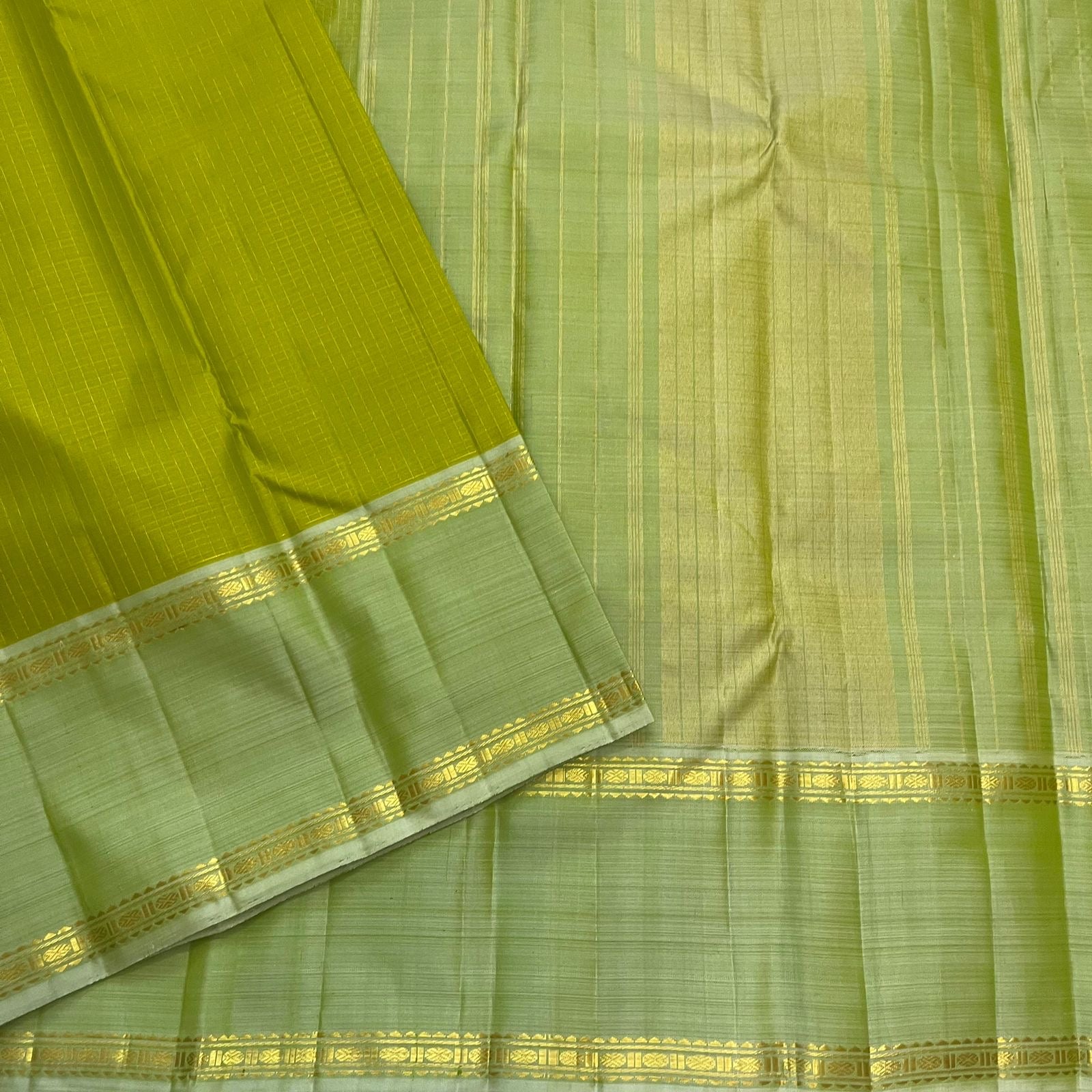 Pale sage korvai border on olive green Kancheepuram pure silk saree — Idam Living