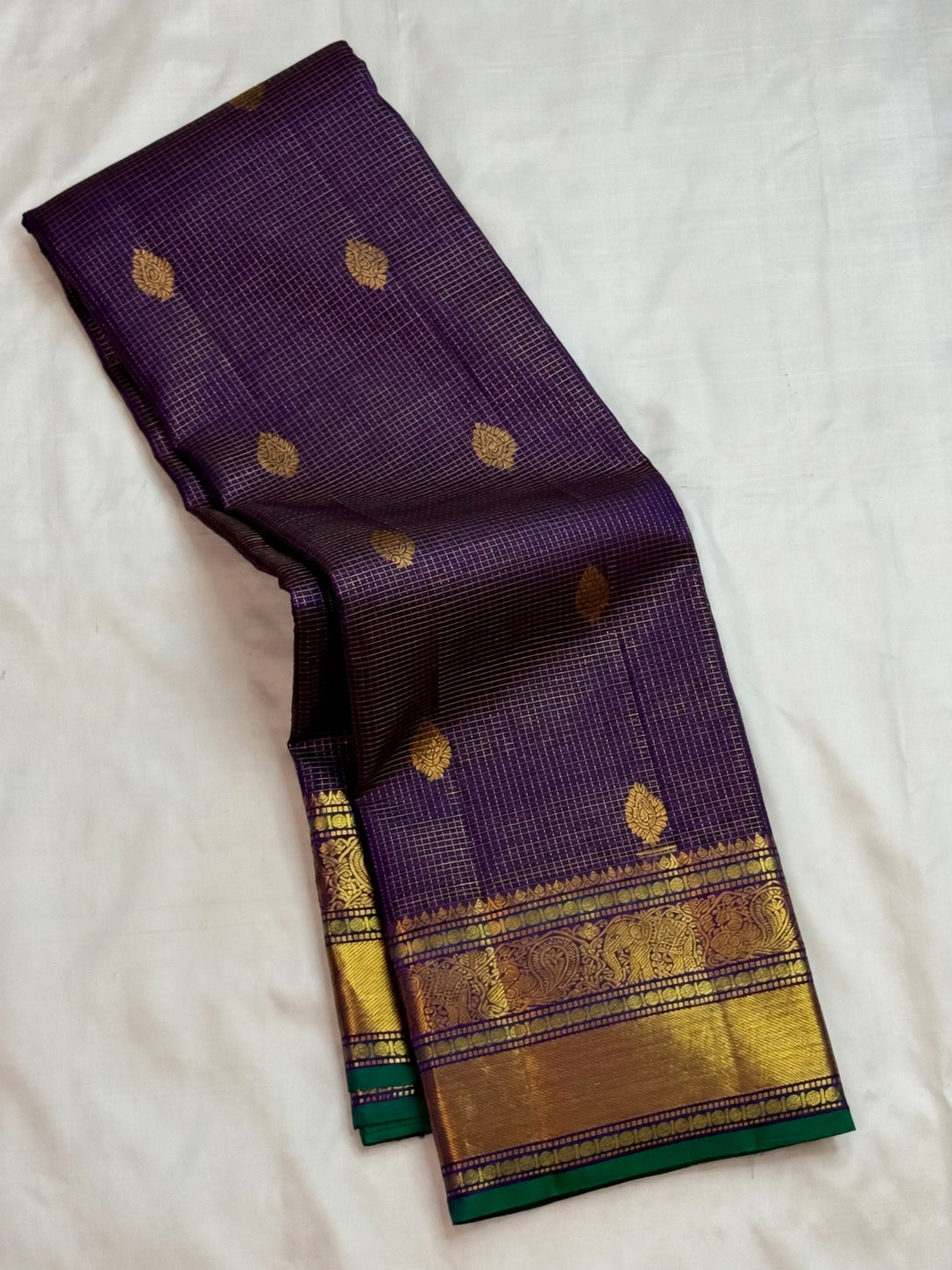 Oodha violet handwoven Pure Silk Kanchipuram Zari Kattam saree with sona rupa pallu