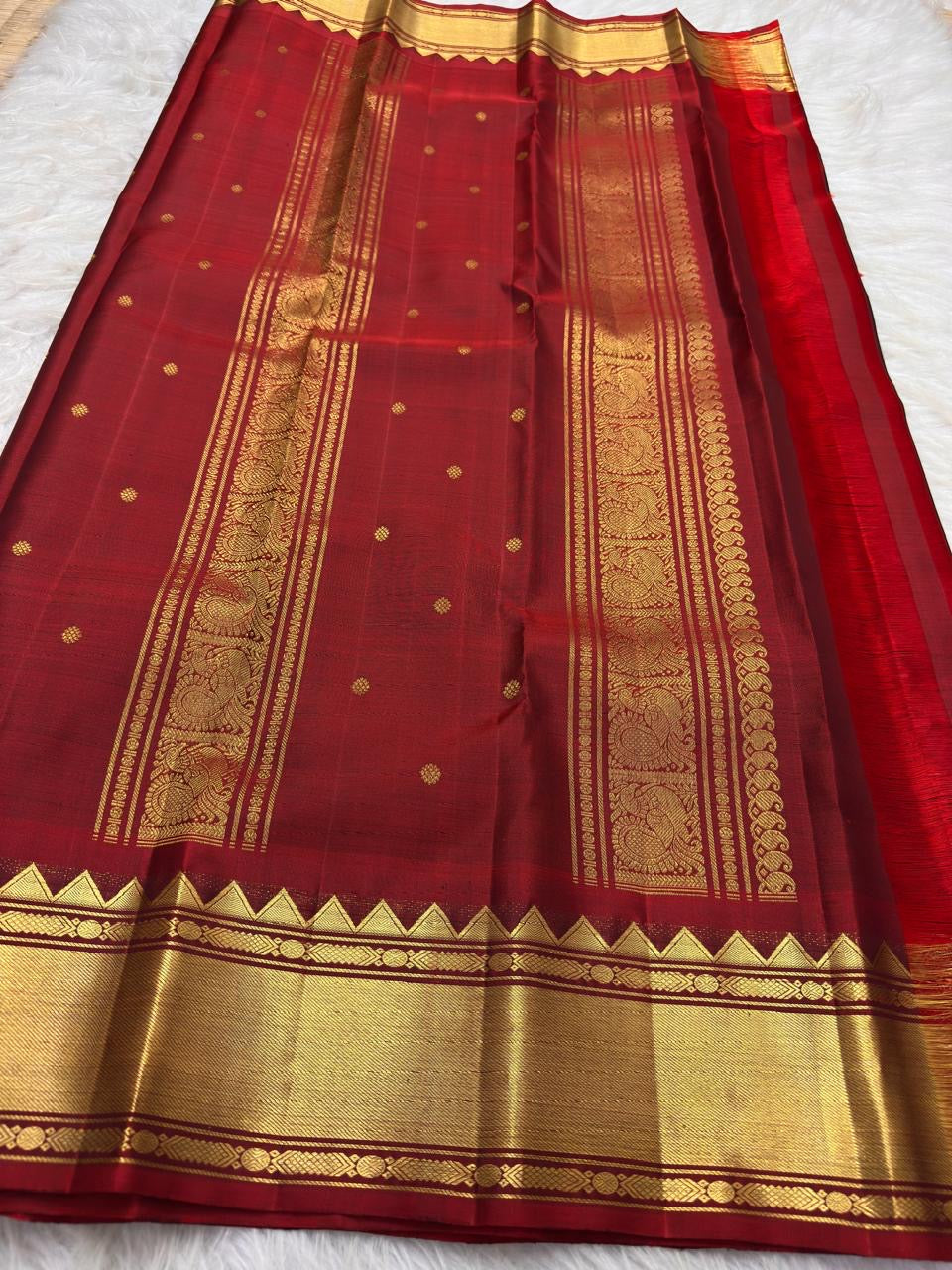 Paaku brown Kanchipuram silk saree with vermilion border, handwoven in pure silk
