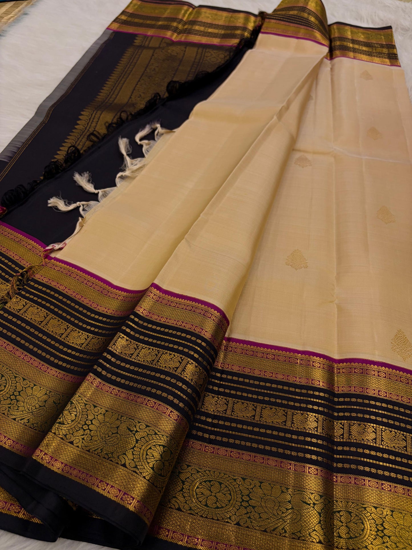 Pale Sand Ivory Kanjivaram Saree — full drape, pure silk Kanchipuram handwoven — Idam Living