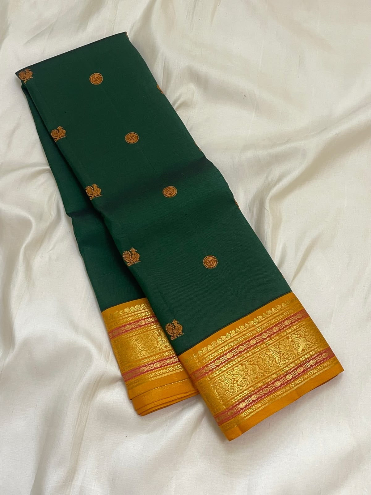 Deep Emerald Green Handwoven Pure Silk Kanjivaram Pattupet Saree with Turmeric Gold Border