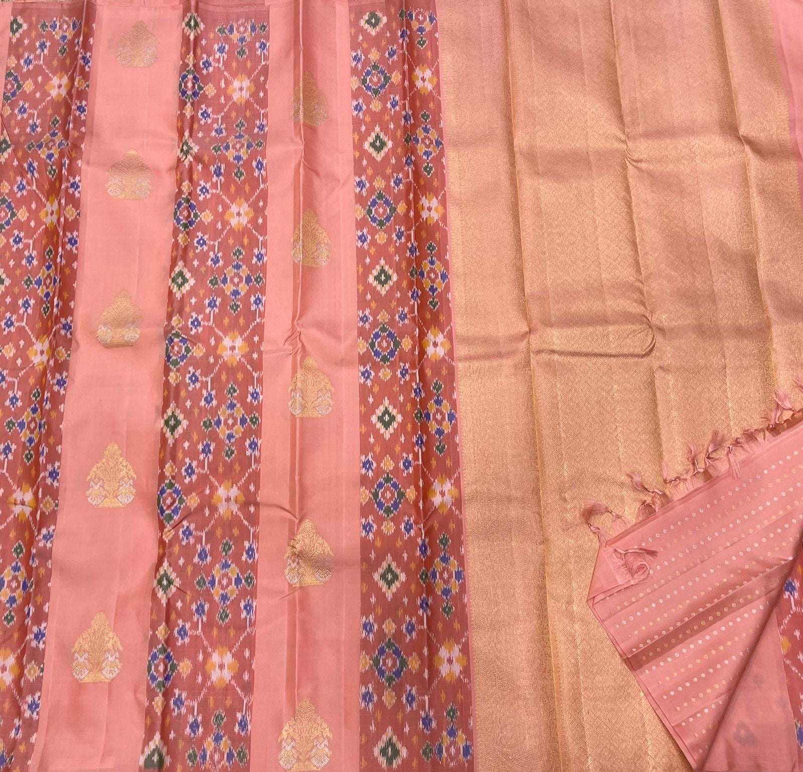 Silk thread hexagonal butta detail on peach pure silk Kanjeevaram saree body — Idam Living