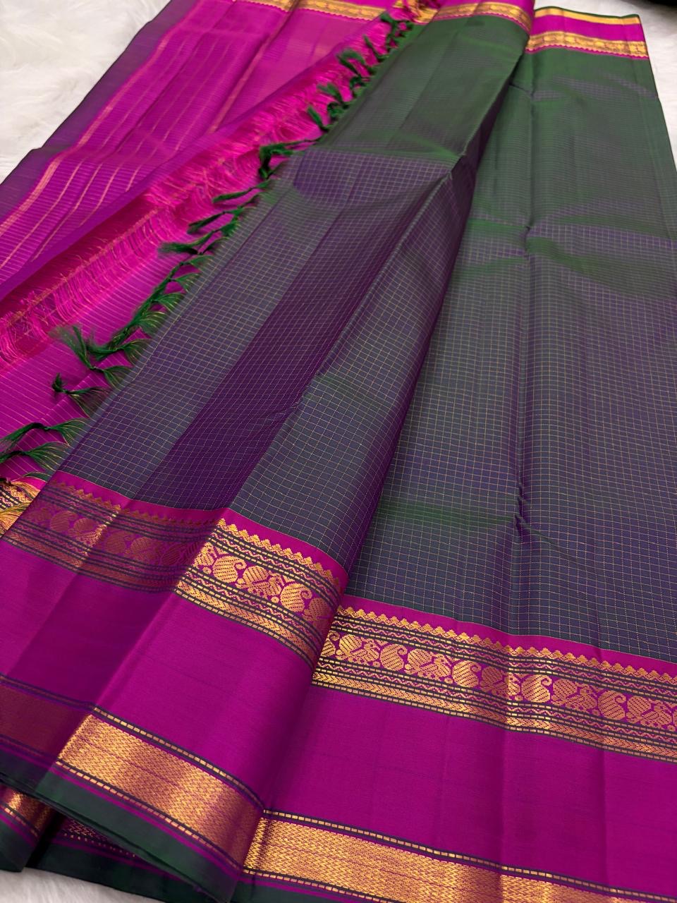 Peacock Green and Magenta Handwoven Pure Silk Kanjipuram Saree with Zari Kattam Rettapet Border