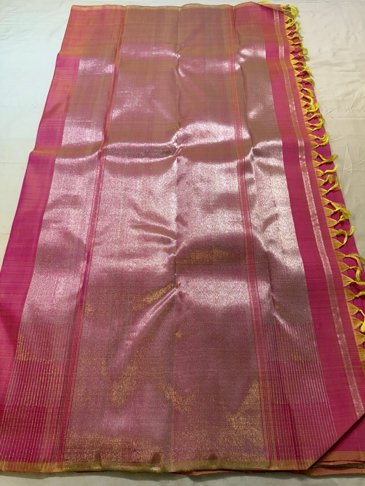 Pink Ettukol Kanjivaram silk saree full view