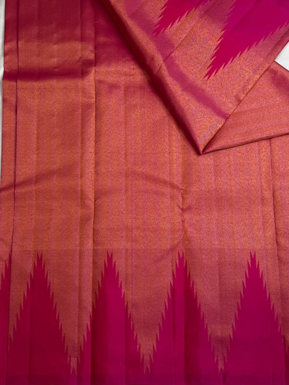 Pink Kanjeevaram pure silk saree, detail view