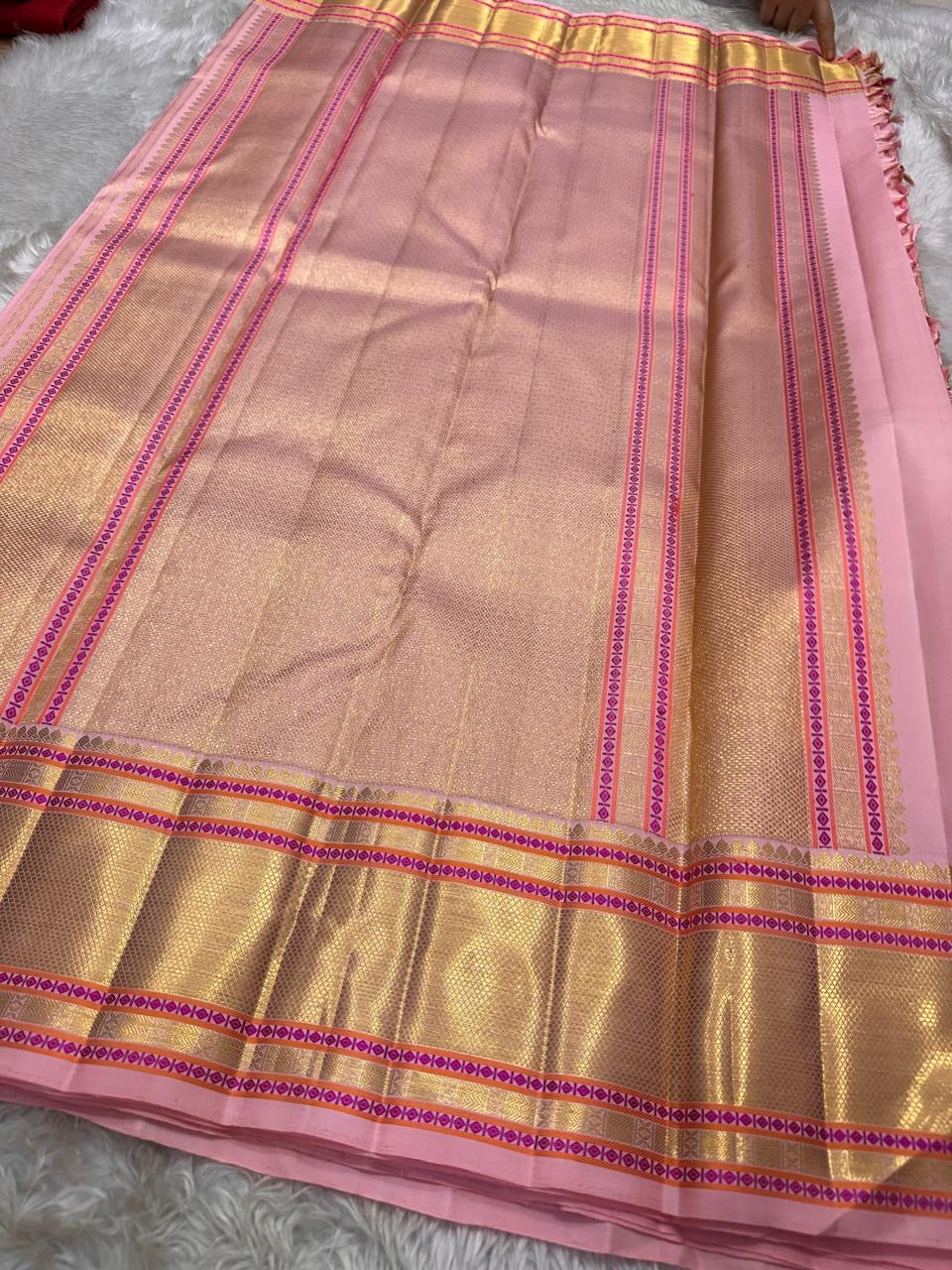 Pallu detail of blush pink Kanjeevaram Zari Kattam Gandaberunda saree
