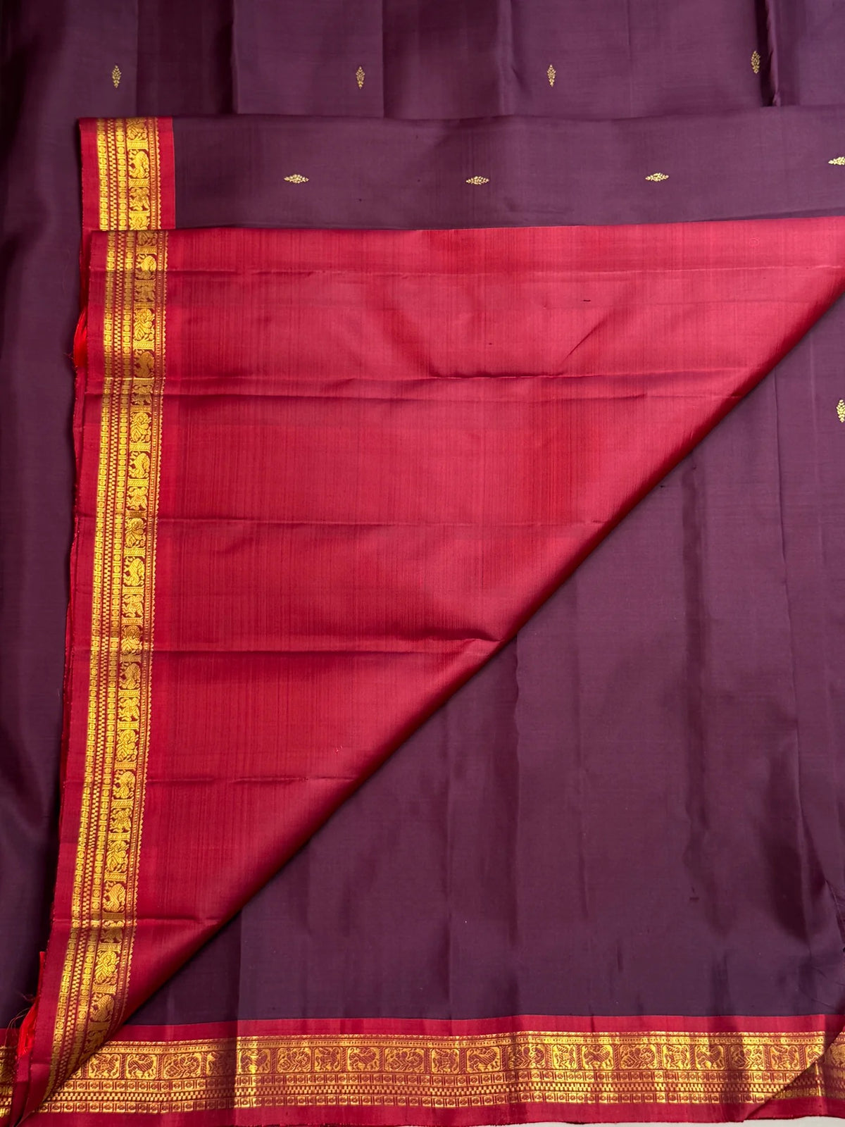 Plum handwoven pure silk Kanchipuram saree, detail view