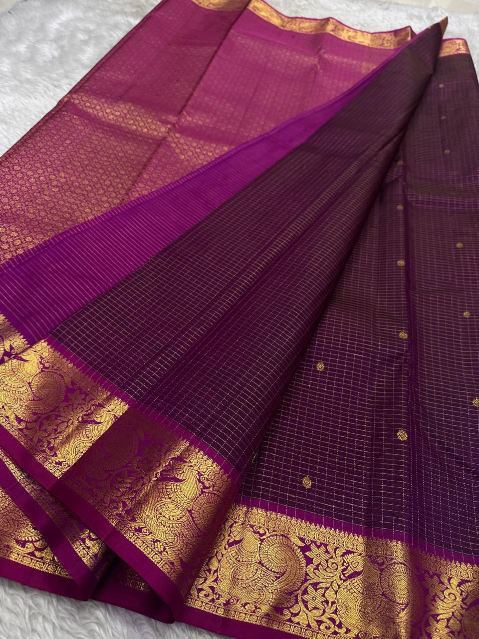 Plum Purple Handwoven Pure Silk Kancheepuram Zari Kattam Saree with Fuchsia Peacock Border – silk fabric close-up