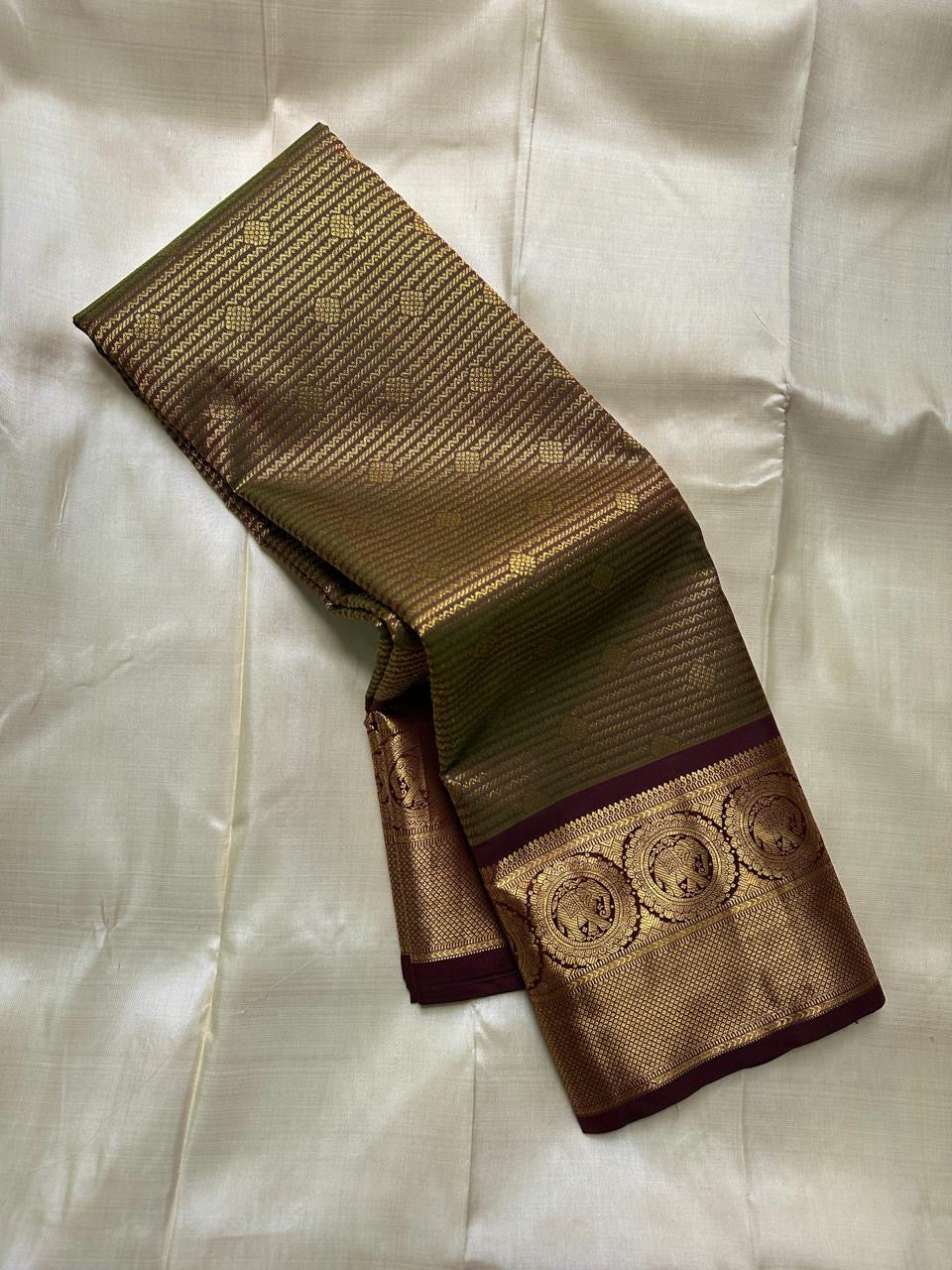 Ponvandu Golden Green pure silk Kanjeevaram saree — lightweight