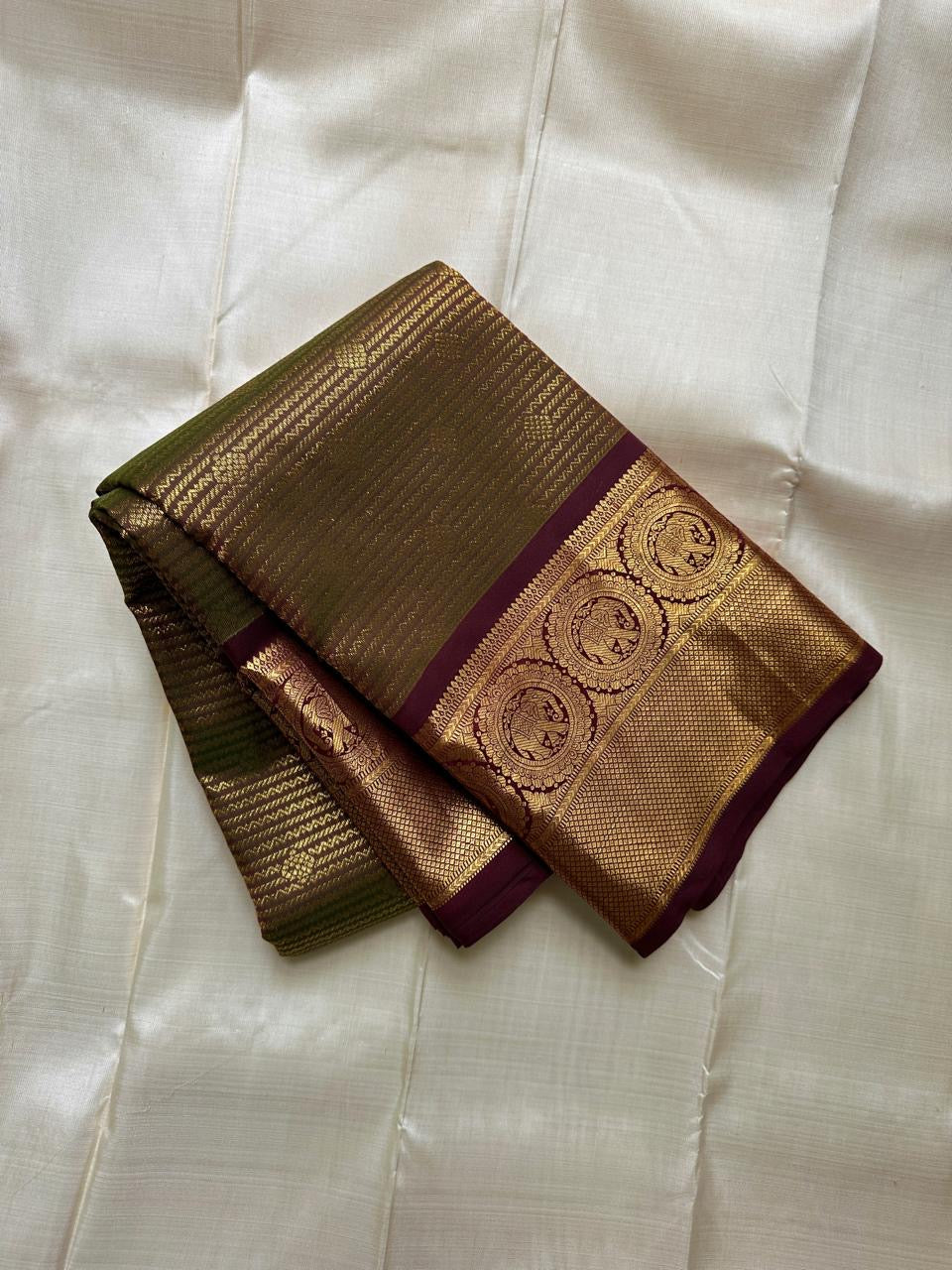 Ponvandu Golden Green pure silk Kanjeevaram saree — zari border