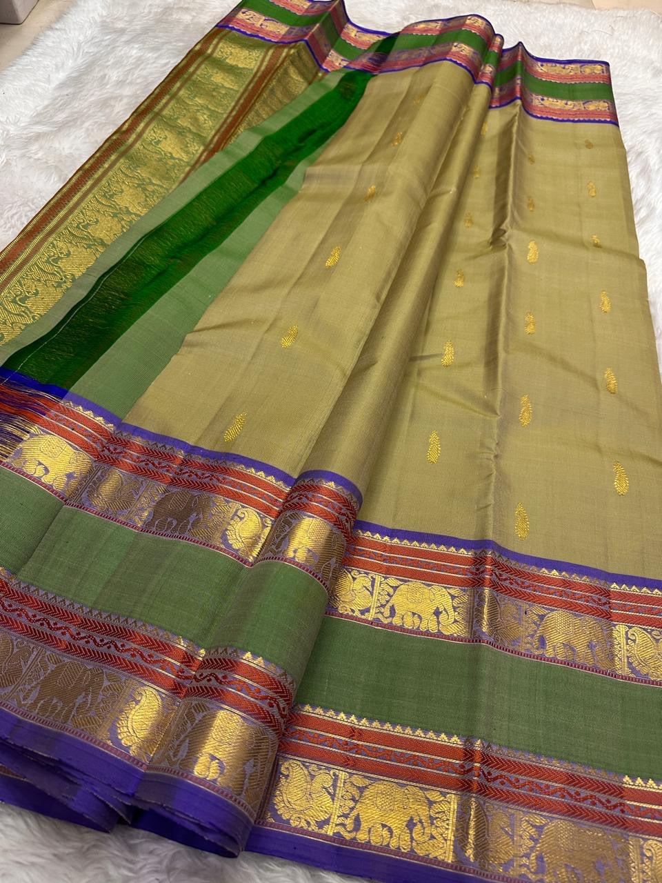 Sage olive Rettapet saree — multicoloured green and purple border detail
