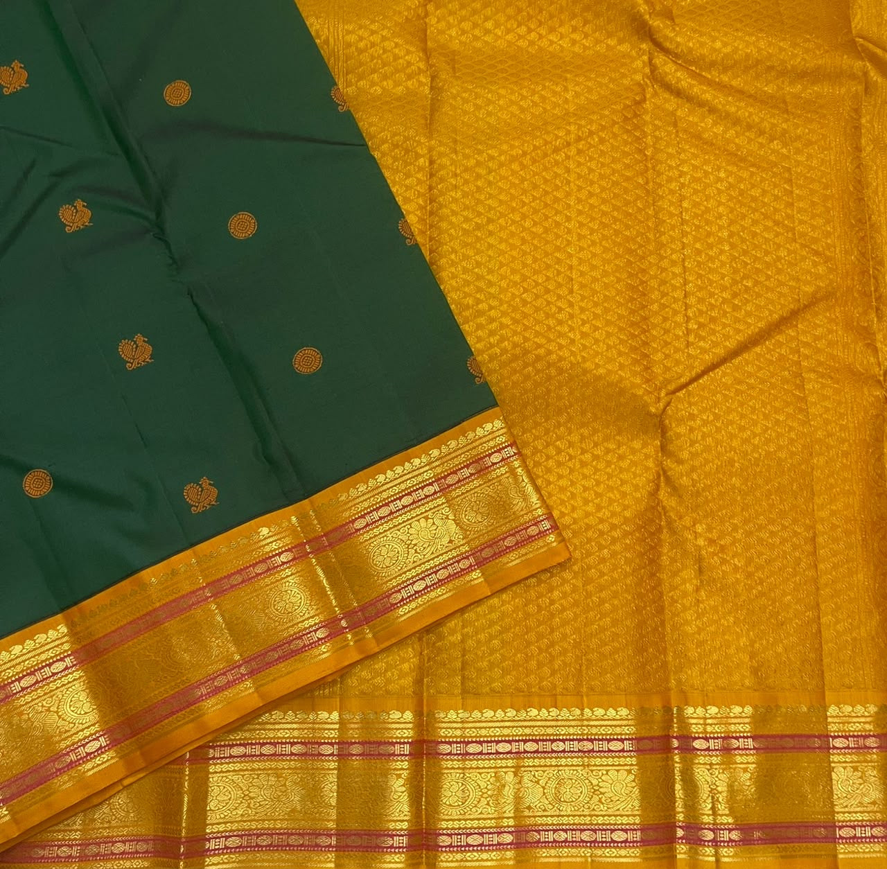 Emerald Green Handwoven Pure Silk Kanjeevaram Saree with Butta Weave