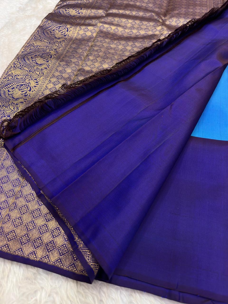 Pure Kanchipuram silk saree with sky azure floral jaal pallu – pallu detail