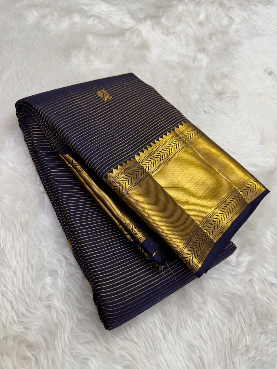 Pure silk Vairaoosi Kanchipuram saree — antique-gold zari border and pallu detail