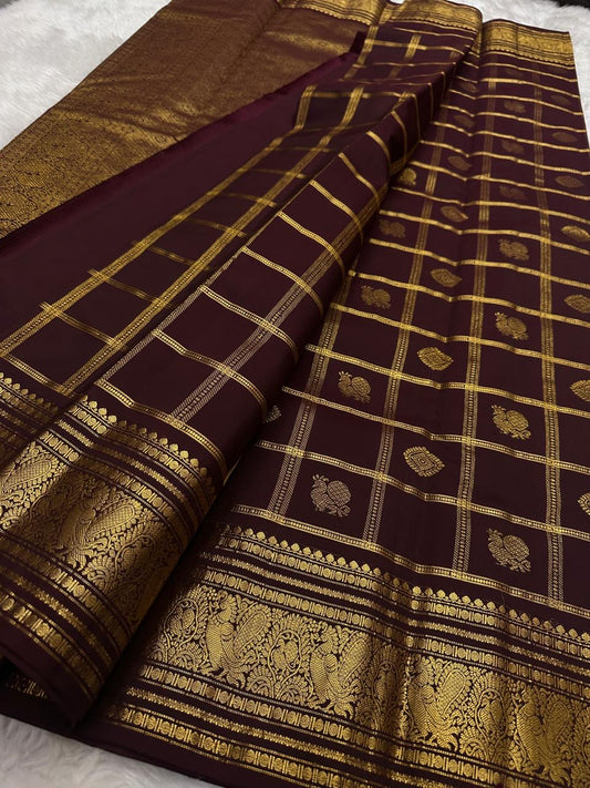 Pure lightweight Kanjeevaram silk saree in deep cinnamon brown