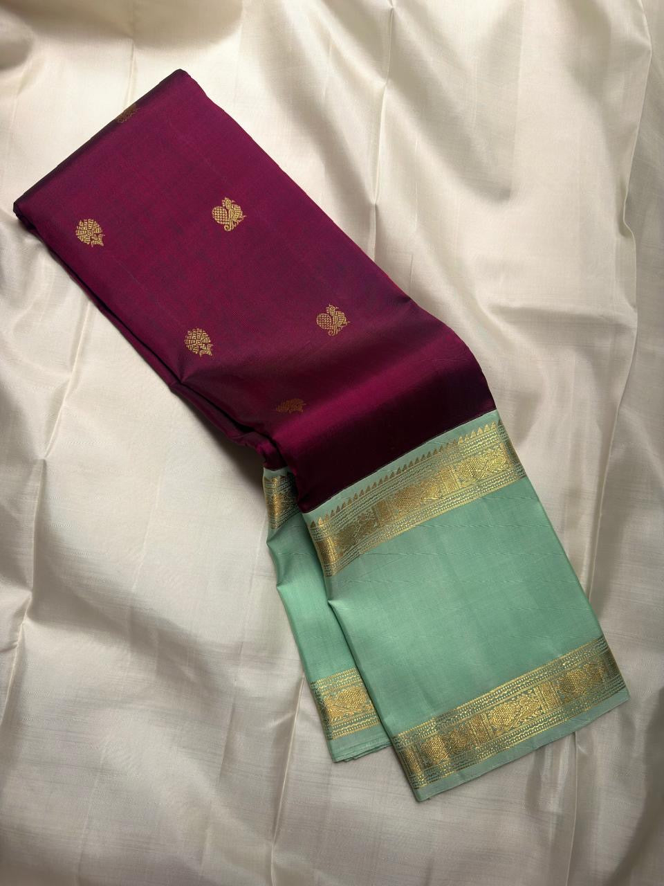 Raspberry Magenta pure silk Kanchipuram saree, Rettapet weave with Pastel Aqua Mint border — border detail