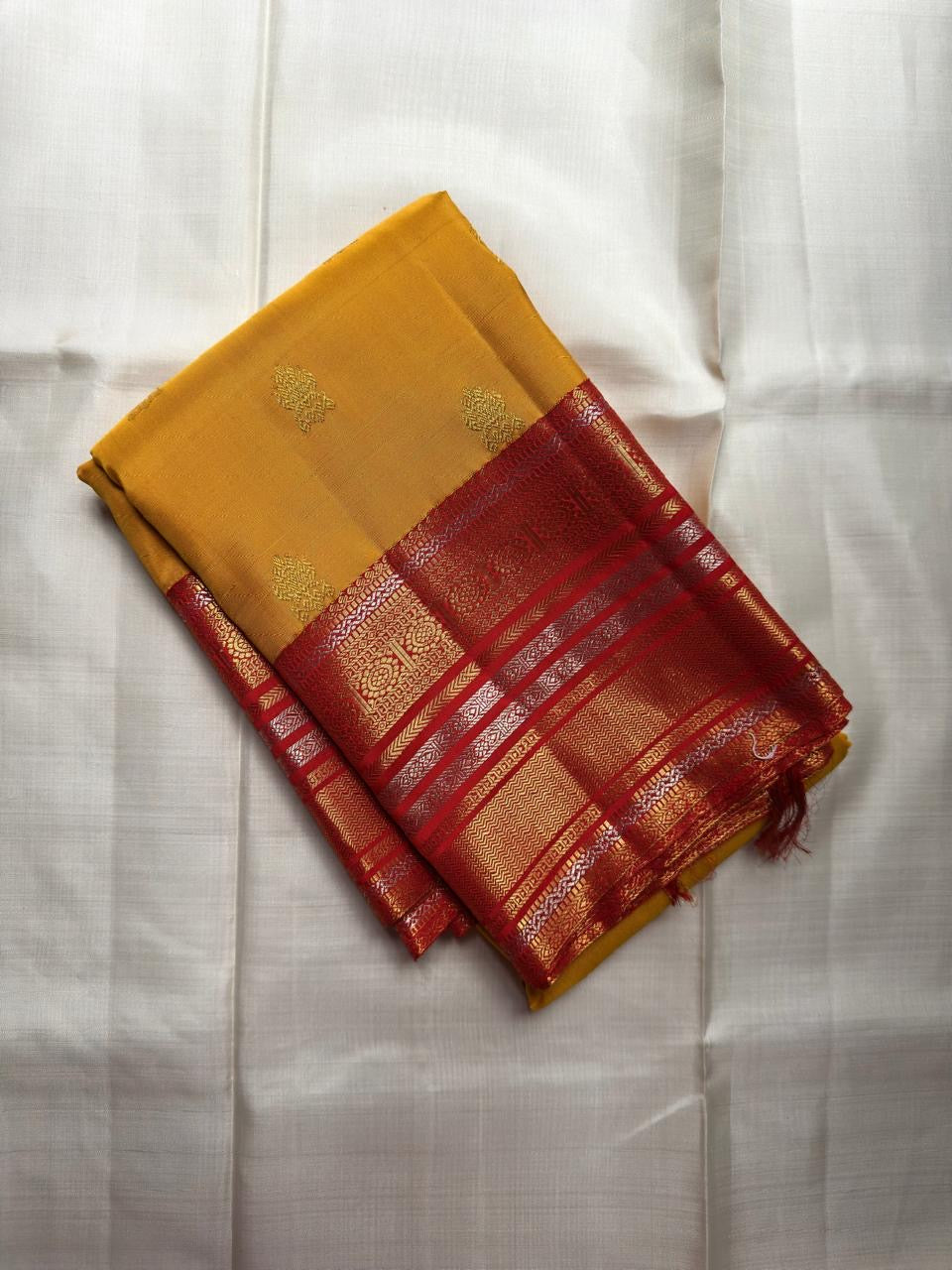 Pure Silk Varisaipet Kanjeevaram saree with floral Chakram zari panels
