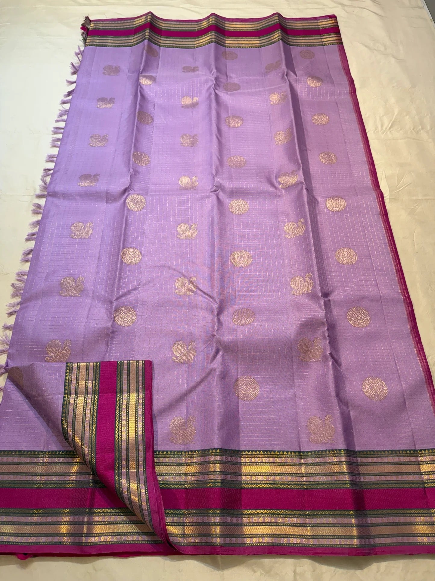 Maroon korvai rettapet border on radiant lavender Kanjeevaram pure silk saree — Idam Living