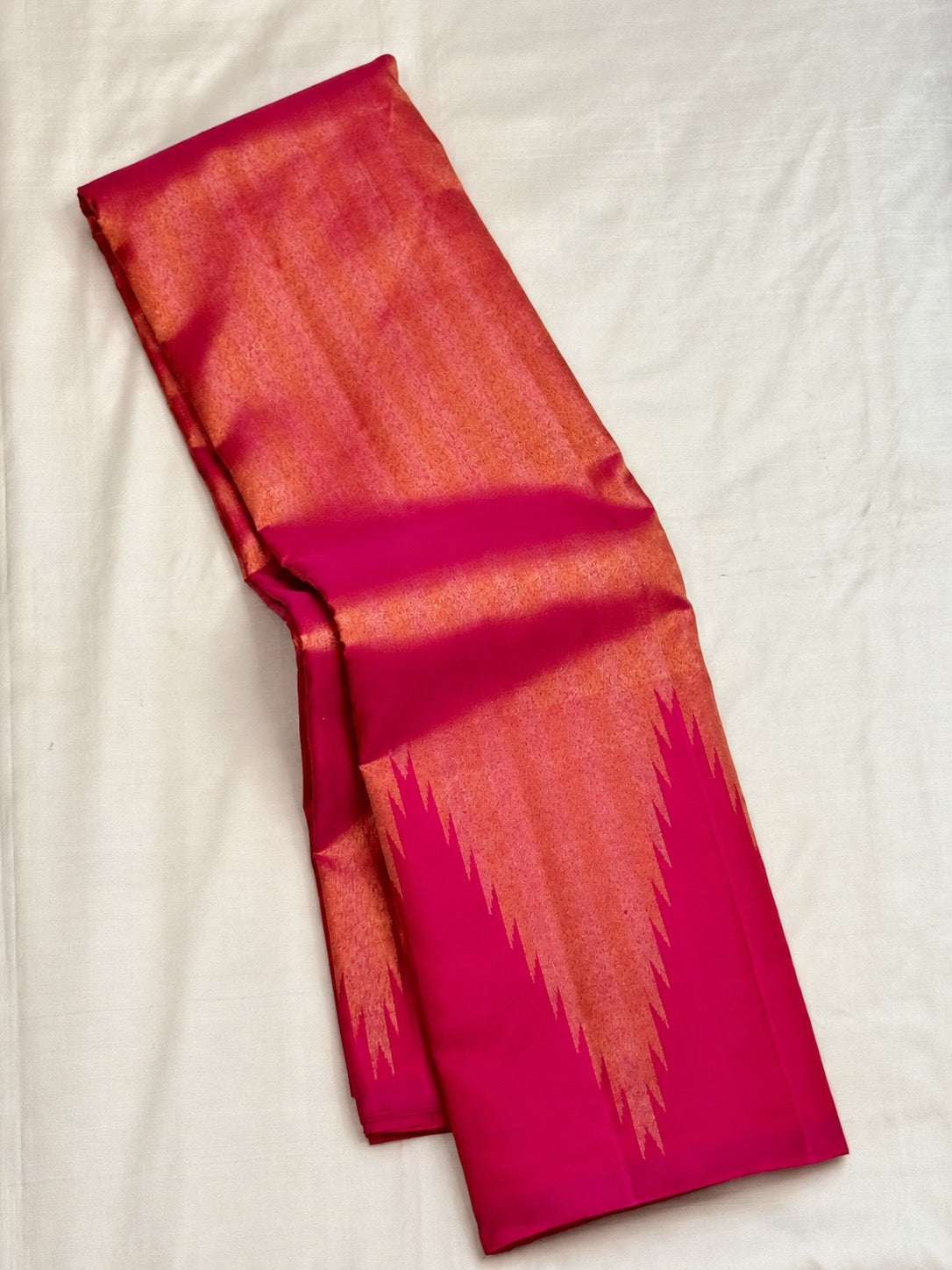 Rani Pink handwoven pure silk Kanchipuram ettukol saree, full view