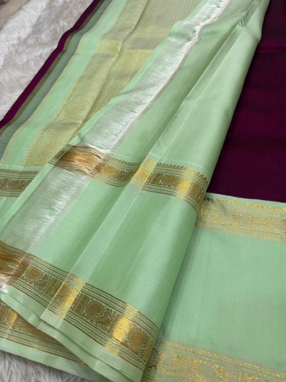 Raspberry Magenta pure silk Kanchipuram saree, Rettapet weave with Pastel Aqua Mint border — pallu detail