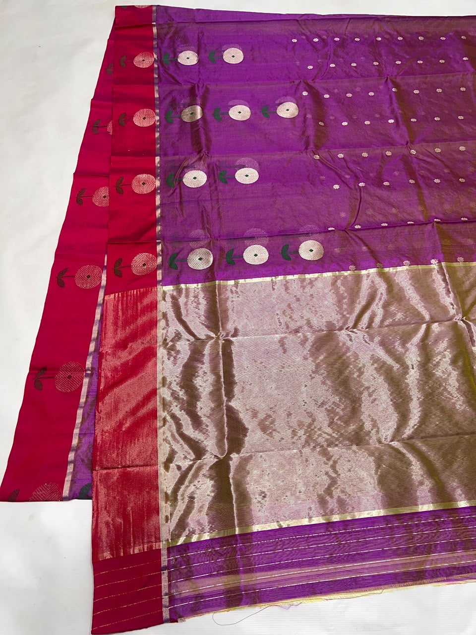 Raspberry Pink border detail on Orchid Purple Pattu Silk Chanderi saree with large woven blooms
