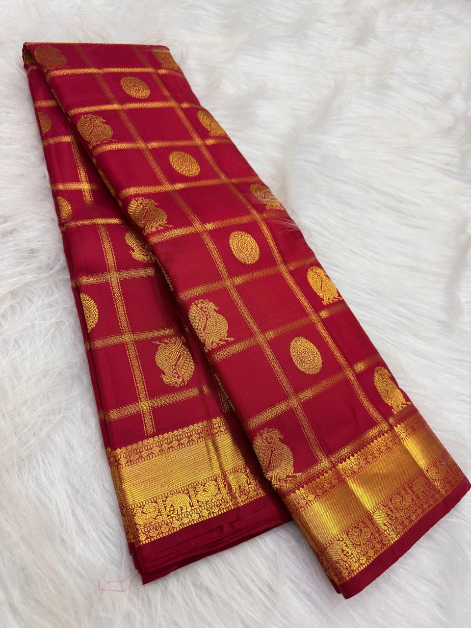 Raspberry Pink Handwoven Pure Silk Kanjipuram Saree with Mayil Chakram Zari Motifs