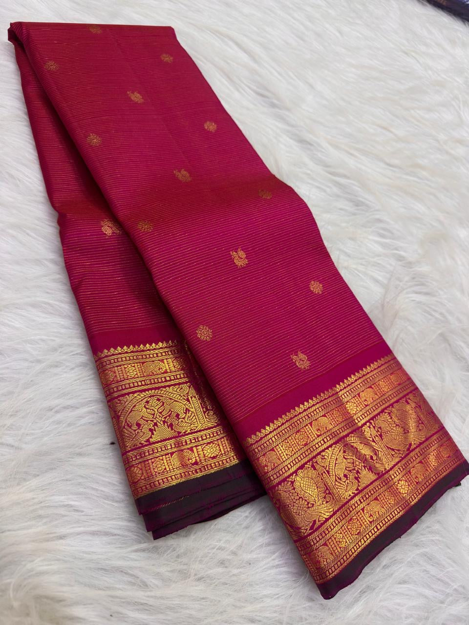 Raspberry Pink pure silk Kanjipuram saree — vairaoosi close-up