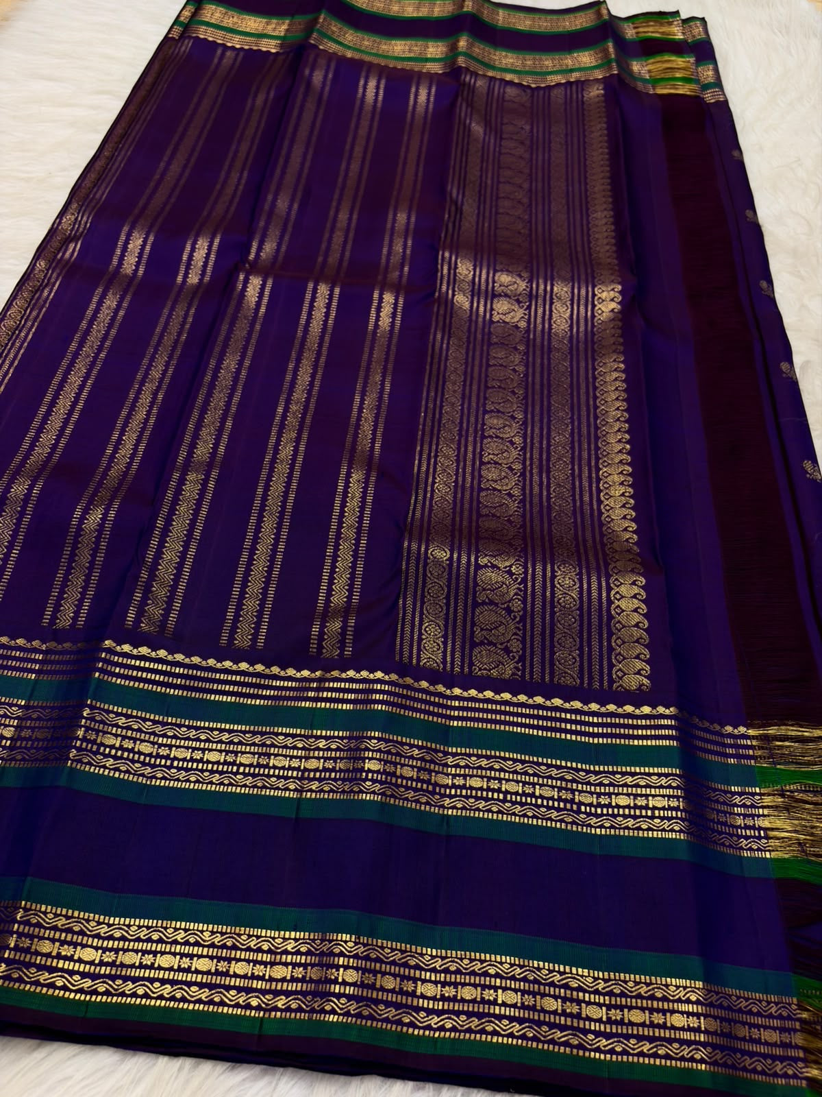 Deep Kathiripoo Purple and Emerald Green handwoven pure silk Kanchipuram Varisaipet saree with zari mayil chakram buttas, image 5.