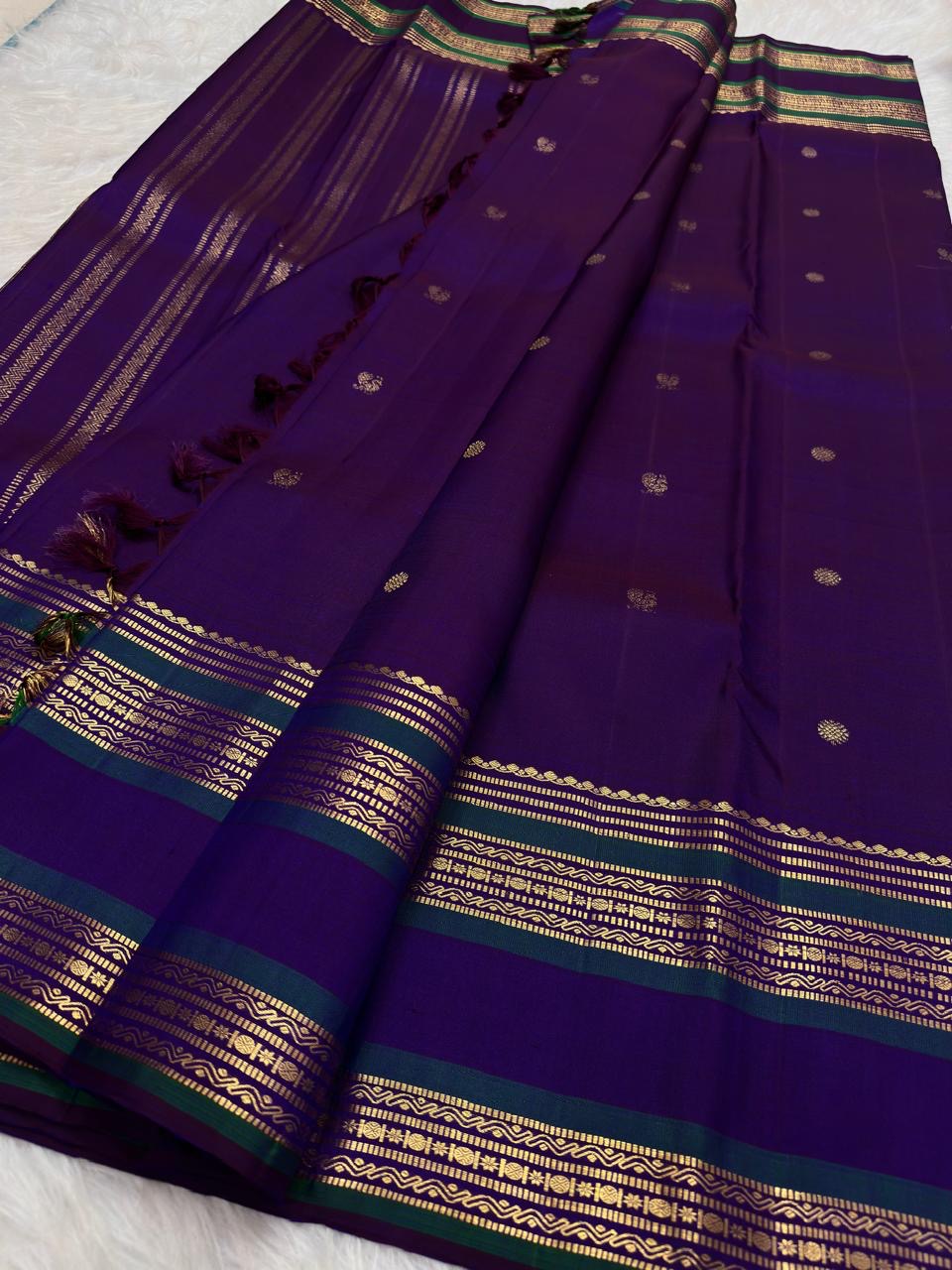 Deep Kathiripoo Purple and Emerald Green handwoven pure silk Kanchipuram Varisaipet saree with zari mayil chakram buttas, image 8.