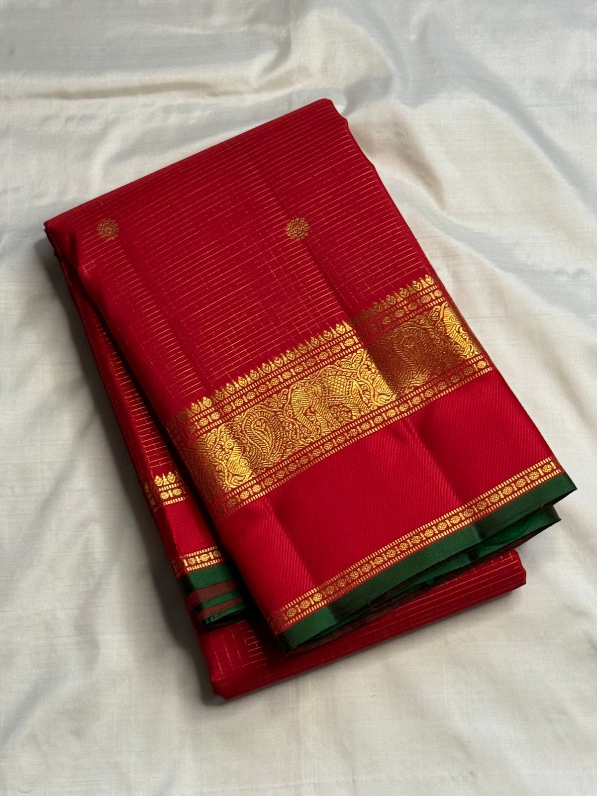 Deep Green selvedge finishing the Red Kanchipuram edge.
