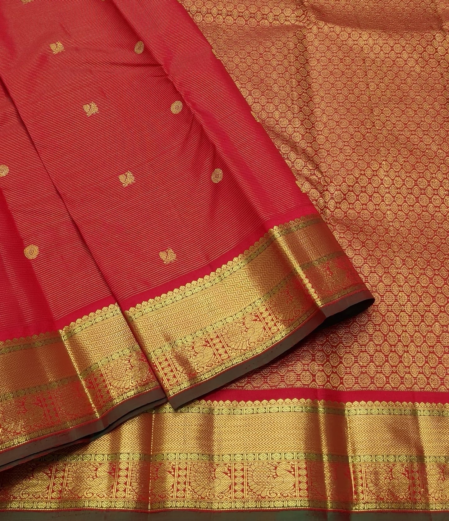 Red and Manthulir Green Handwoven Pure Silk Kanjivaram Saree with Floral Butta and Vairaoosi Weave